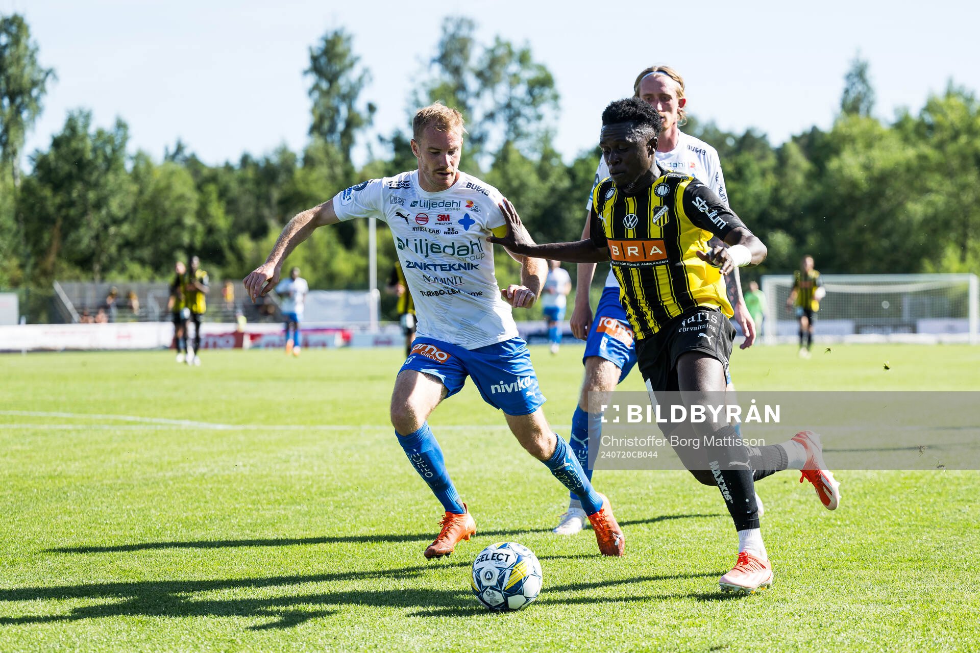 Värnamos Freddy Winsth och Häckens Zeidane Inoussa