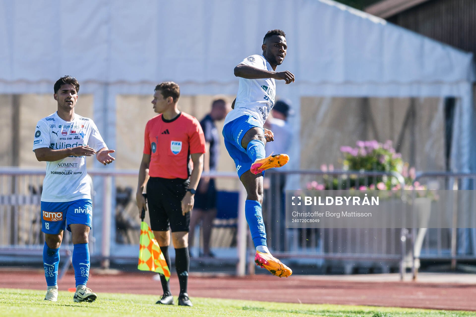 Värnamos Johnbosco Samuel Kalu jublar