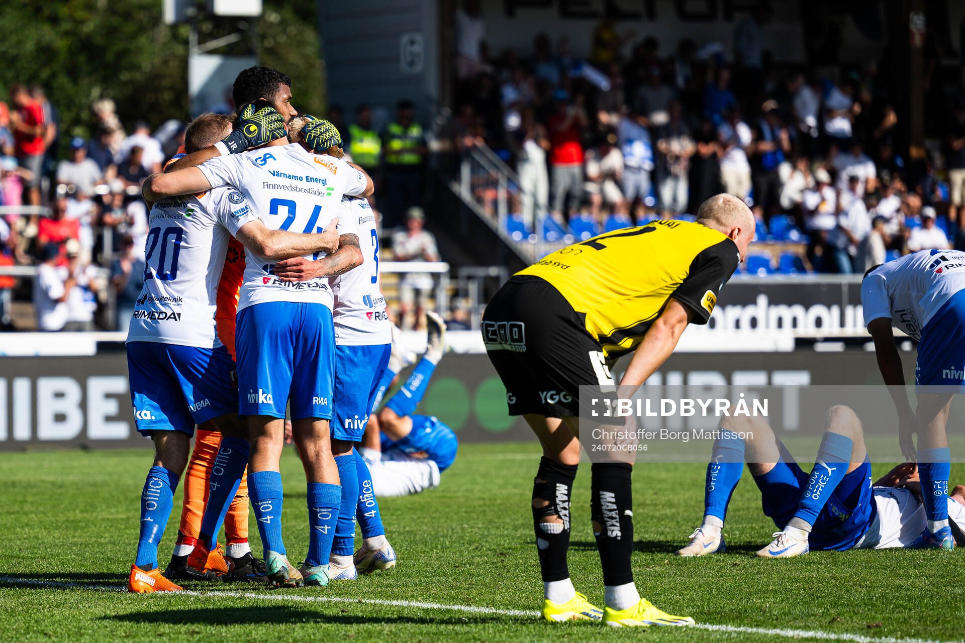 Värnamos spelare jublar