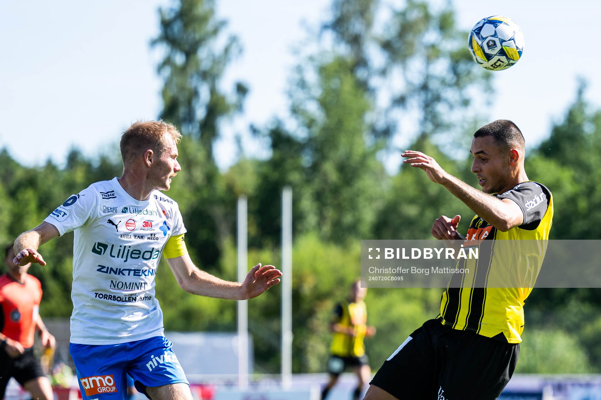 Värnamos Freddy Winsth och Häckens Ali Youssef