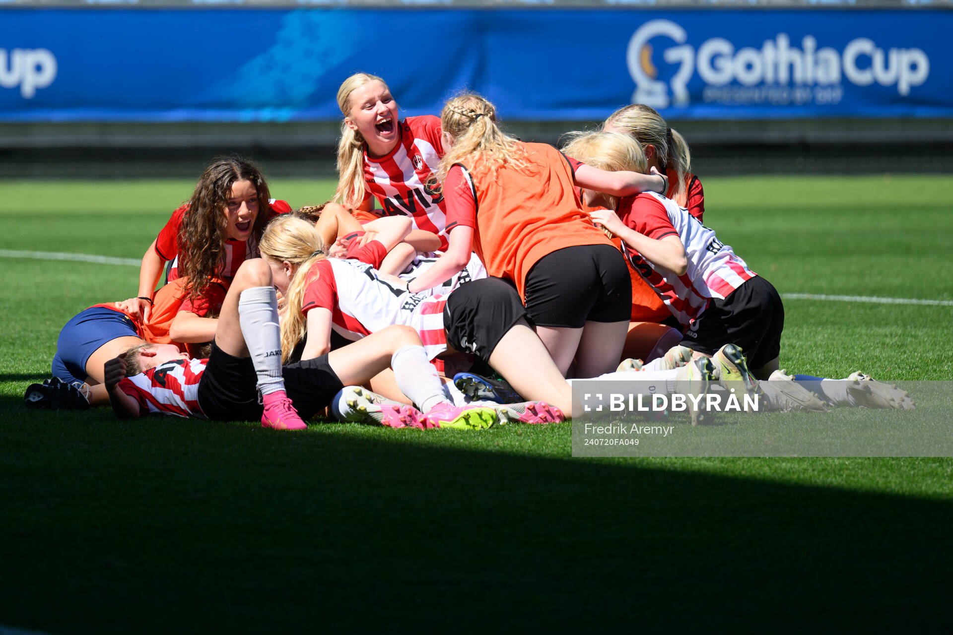 Throtturs spelare jublar efter segern i G16 finalen mellan Throttur och Lerums IS under finalerna i Gothia Cup den 20 juli 2024 i Göteborg. 