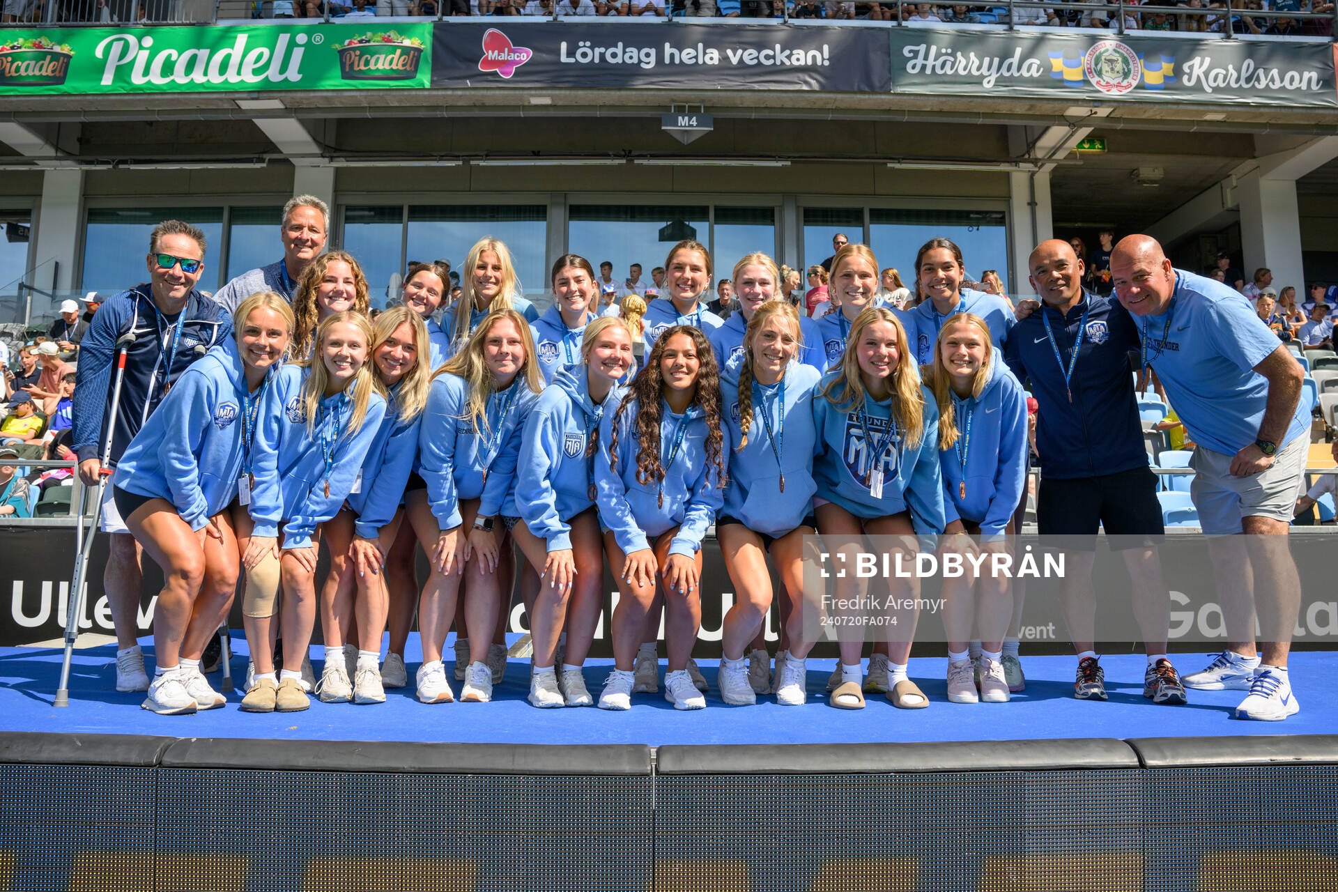 Minnesota Thunder i G117E tar emot tredjepriset