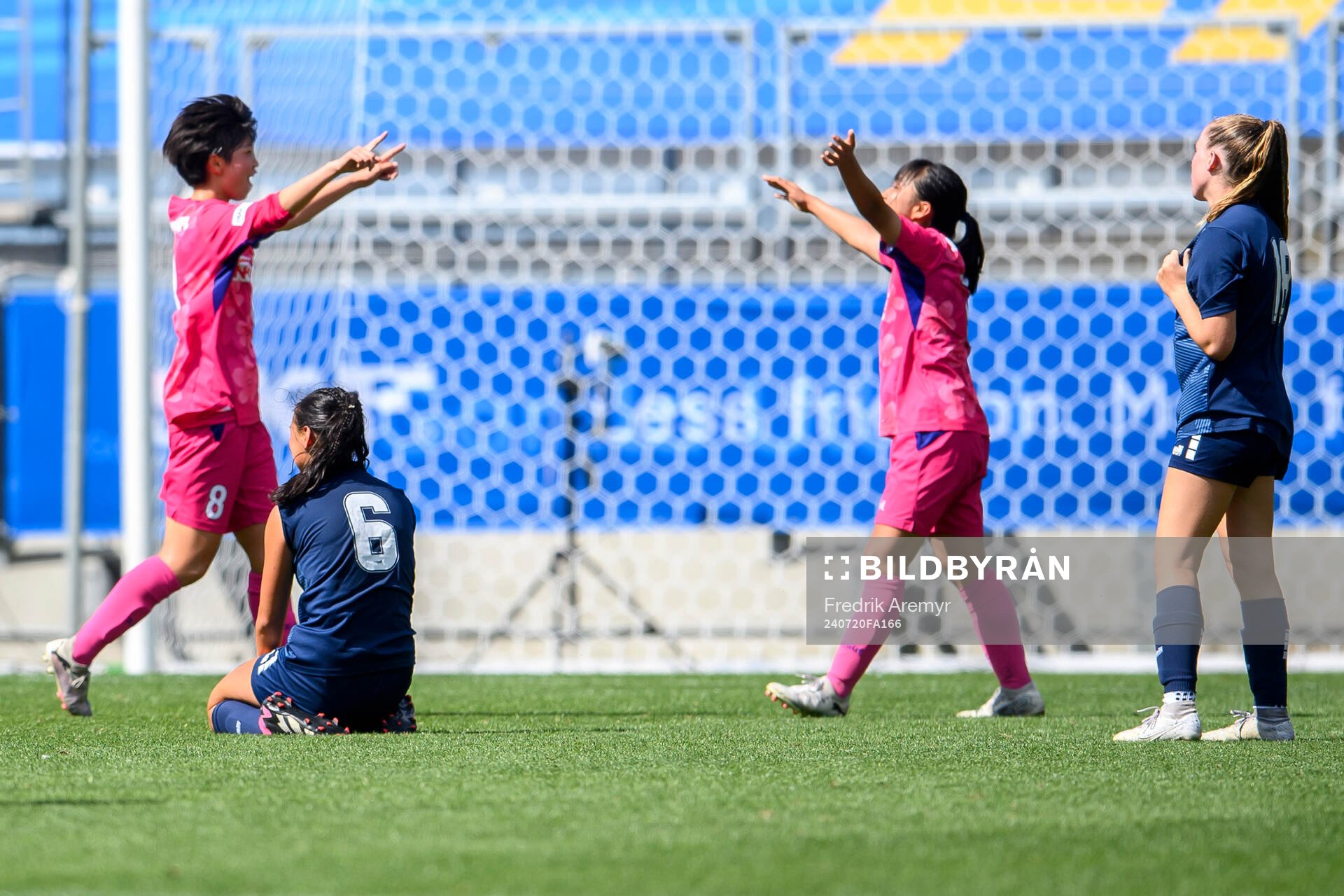 Cerezo Osakas spelare jublar