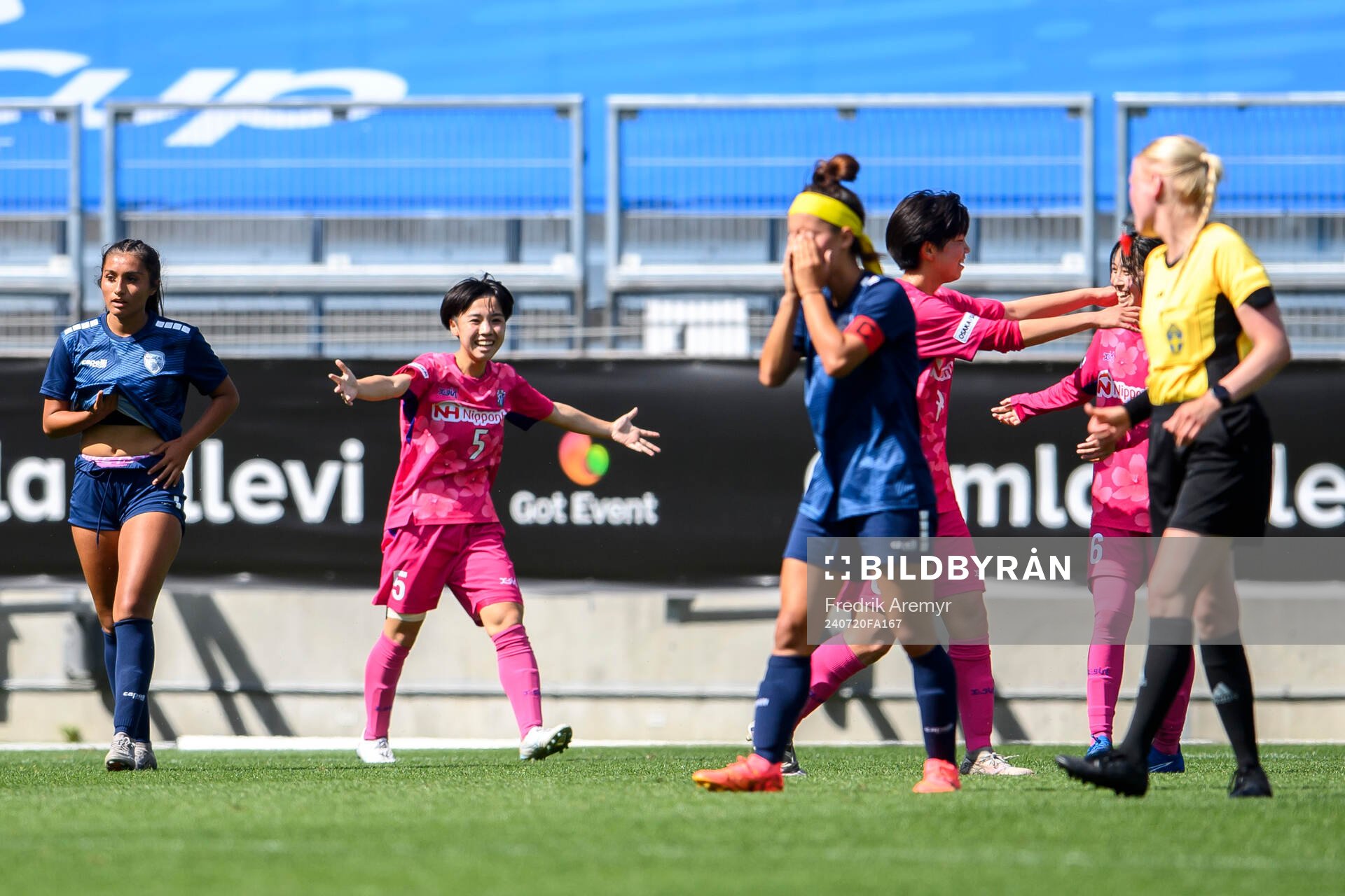 Cerezo Osakas spelare jublar efter G117E finalen mellan Cerezo Osakas och Norcal Premier PD och Uppsala under finalerna i Gothia Cup den 20 juli 2024 i Göteborg.