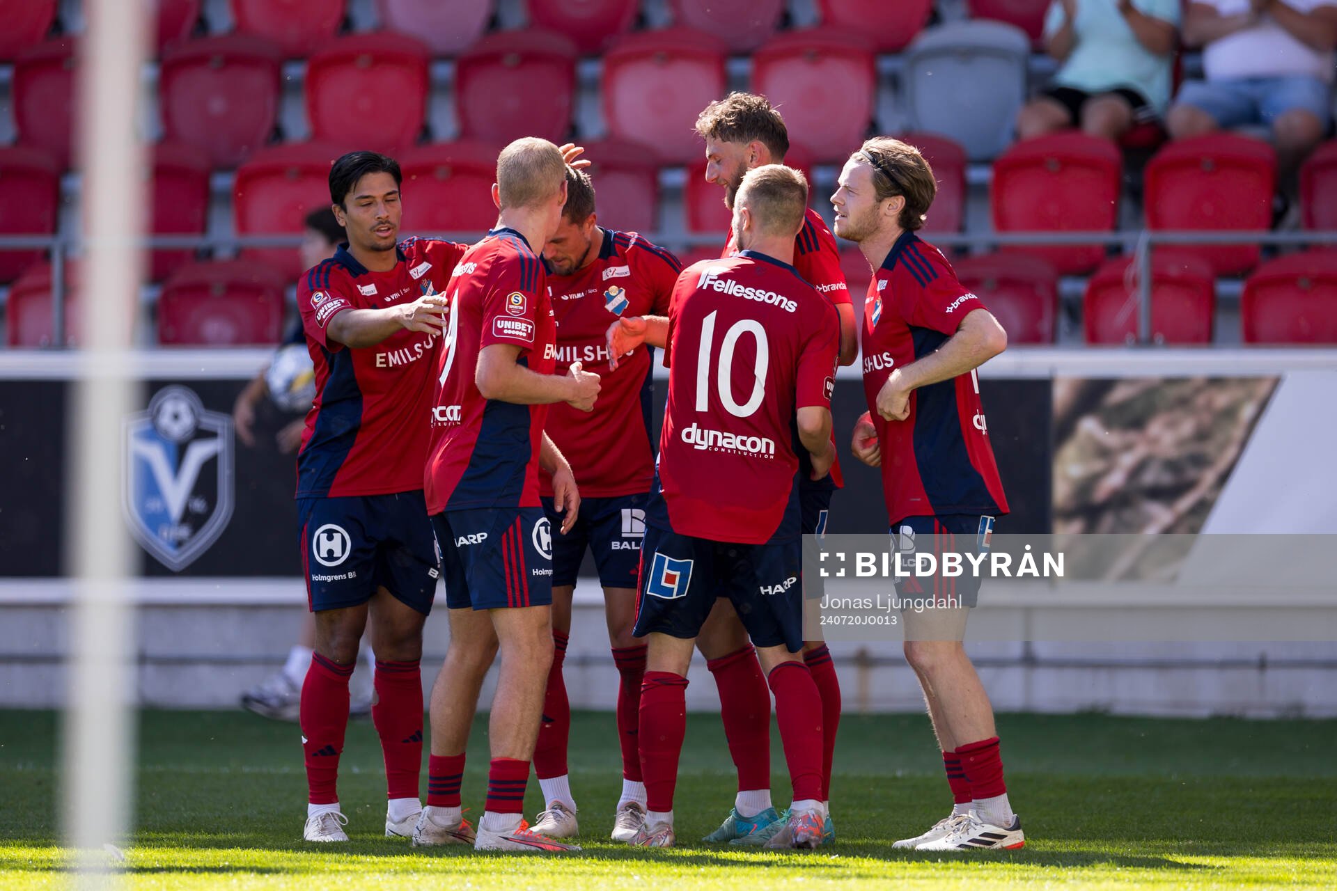 Östers spelare jublar