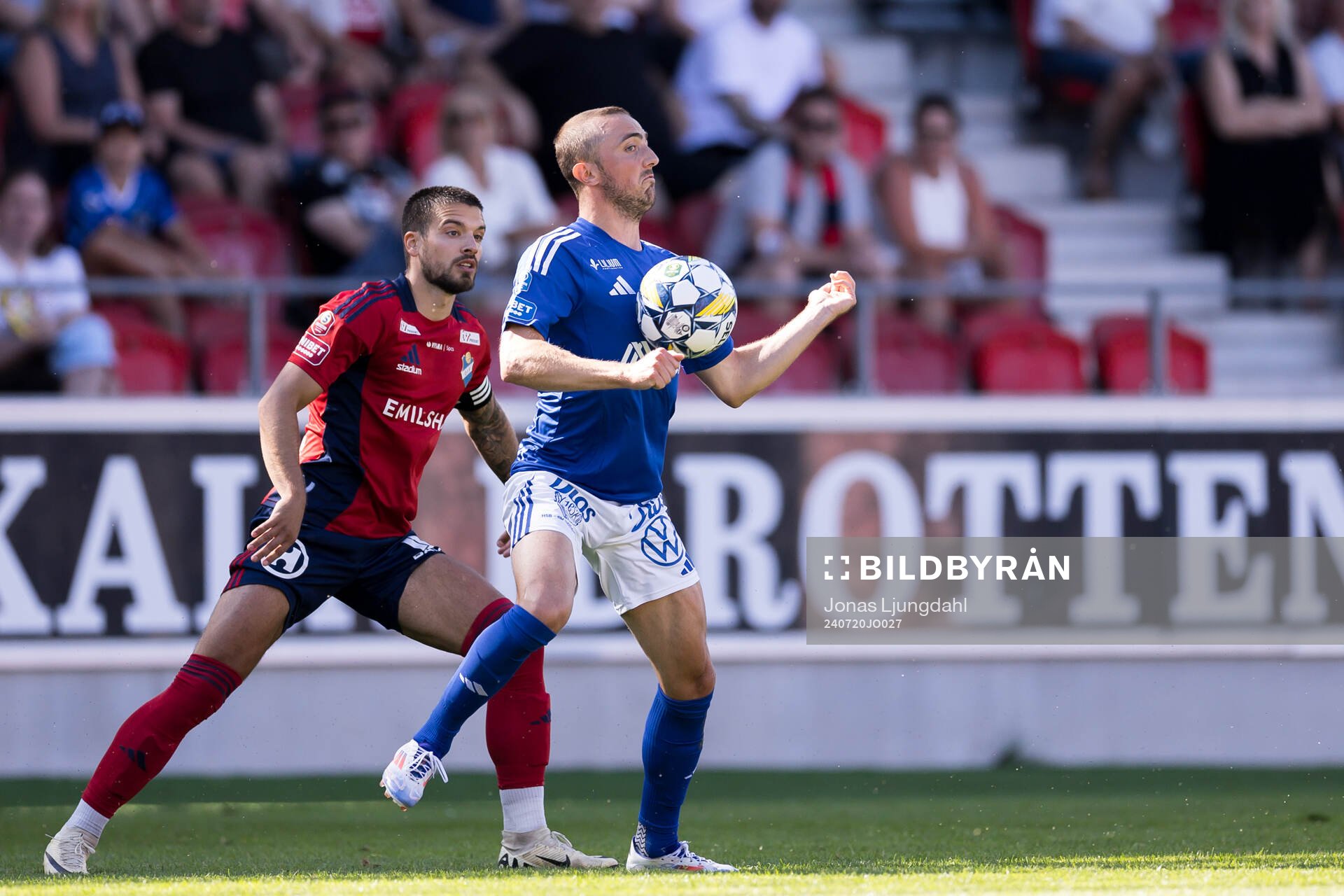 Östers Vladimir Rodic och GIF Sundsvalls Dennis Olsson