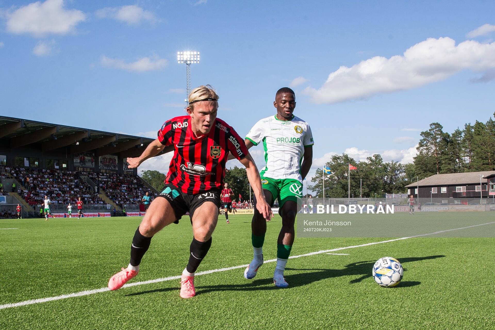 Brommapojkarnas Alexander Jensen och Hammarbys Bouzomana