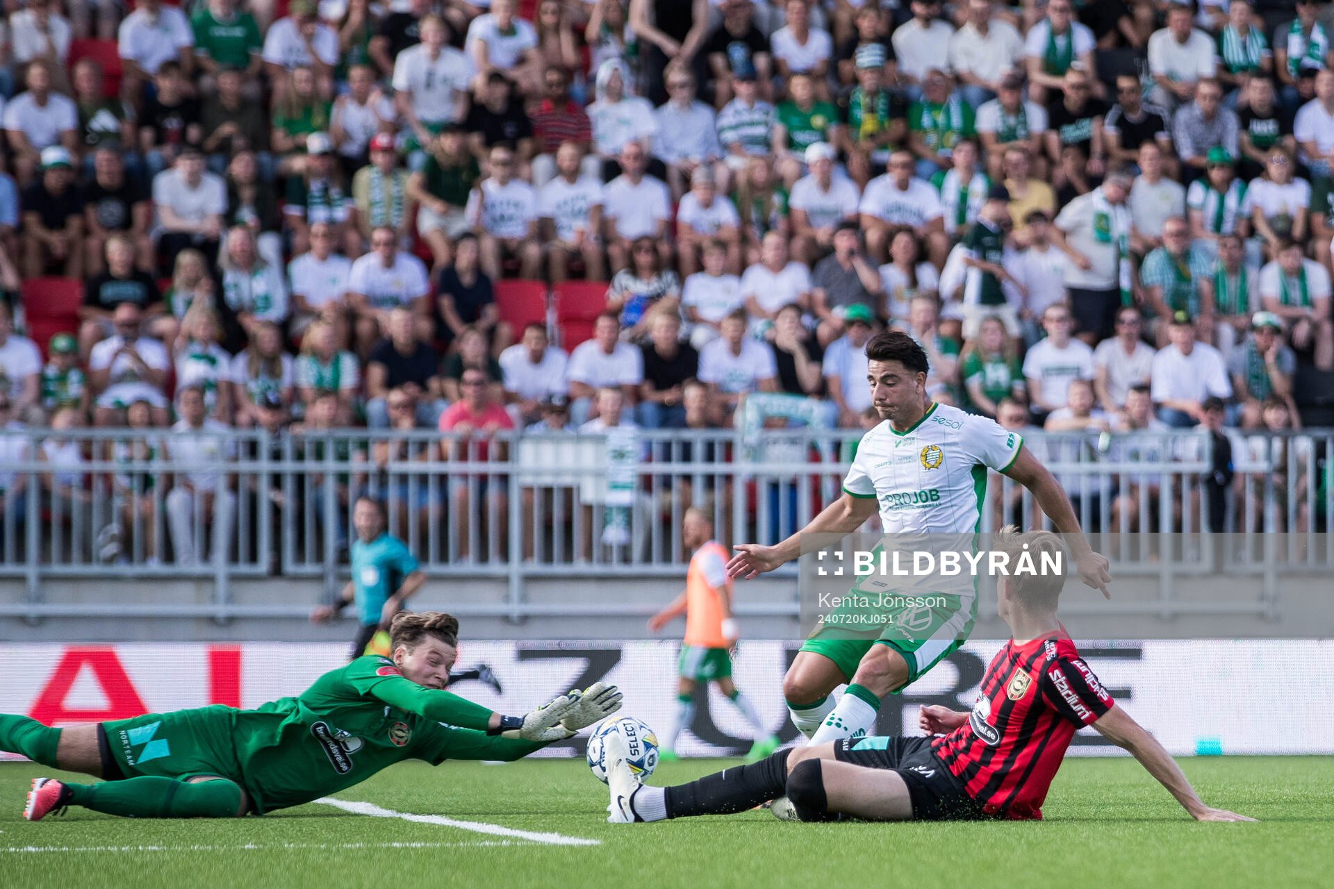 Brommapojkarnas Filip Sidklev och Hammarbys Jusef Erabi