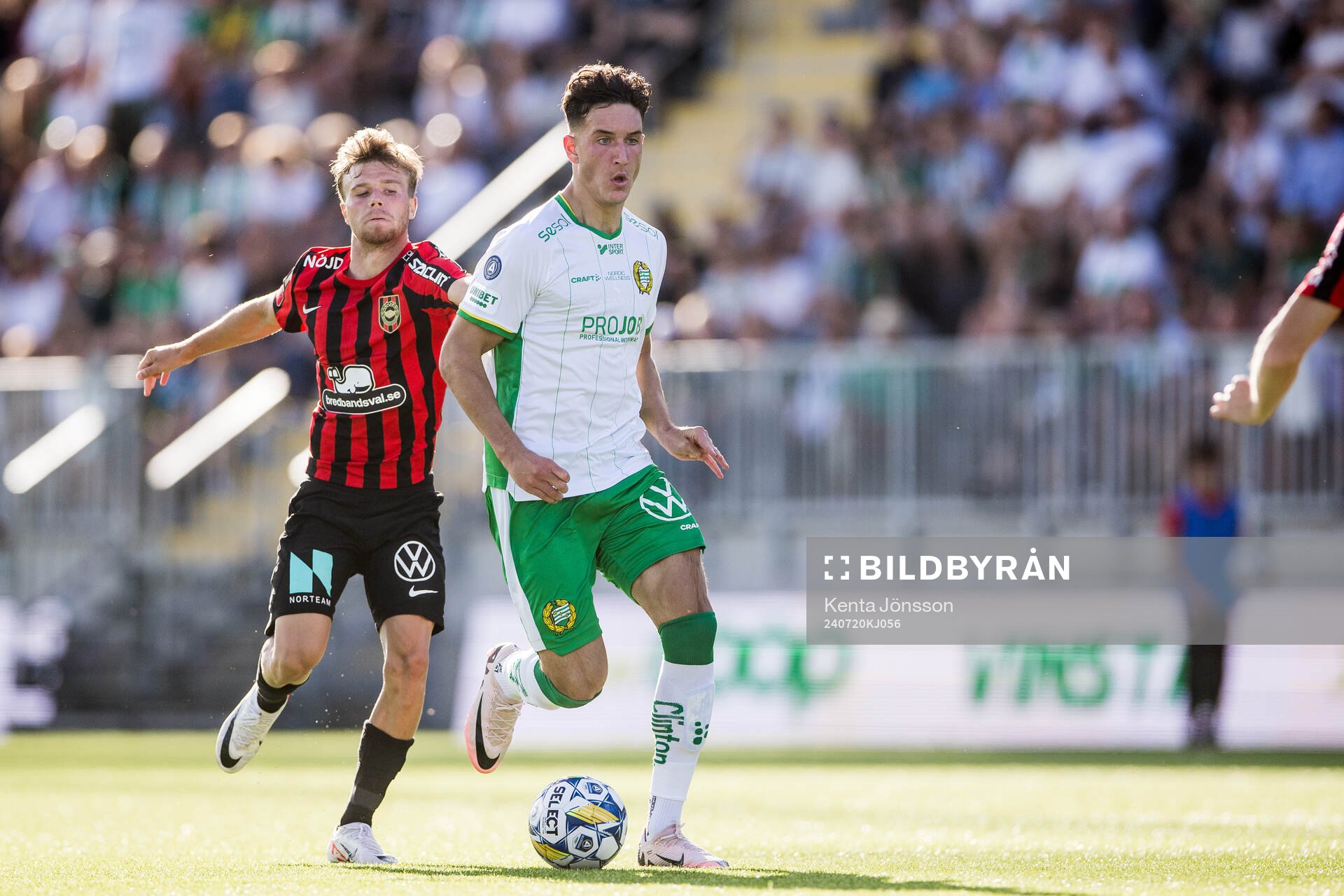 Brommapojkarnas Wilmer Odefalk och Hammarbys Deniz Gul