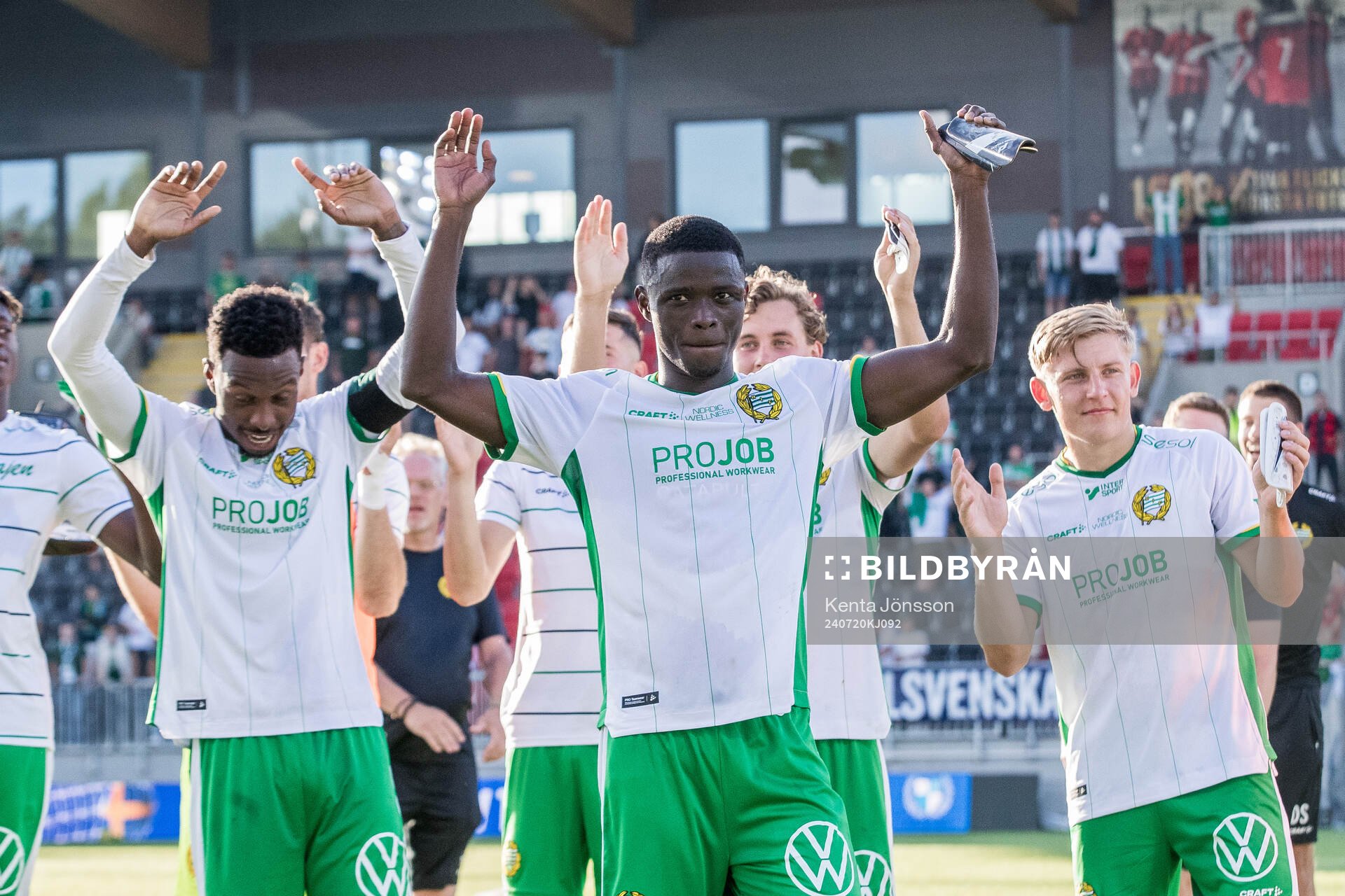 Hammarbys Ibrahima Breze Fofana jublar efter fotbollsmatchen i Allsvenskan mellan Brommapojkarna och Hammarby den 20 juli 2024 i Stockholm.