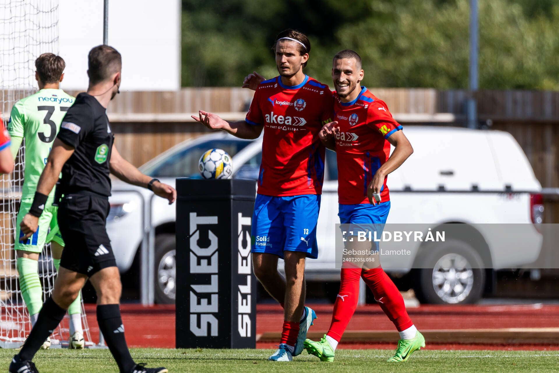 Helsingborgs Wilhelm Loeper har gjort 0-3 och jublar under fotbollsmatchen i Superettan mellan IK Oddevold och Helsingborg den 20 juli 2024 i Uddevalla.