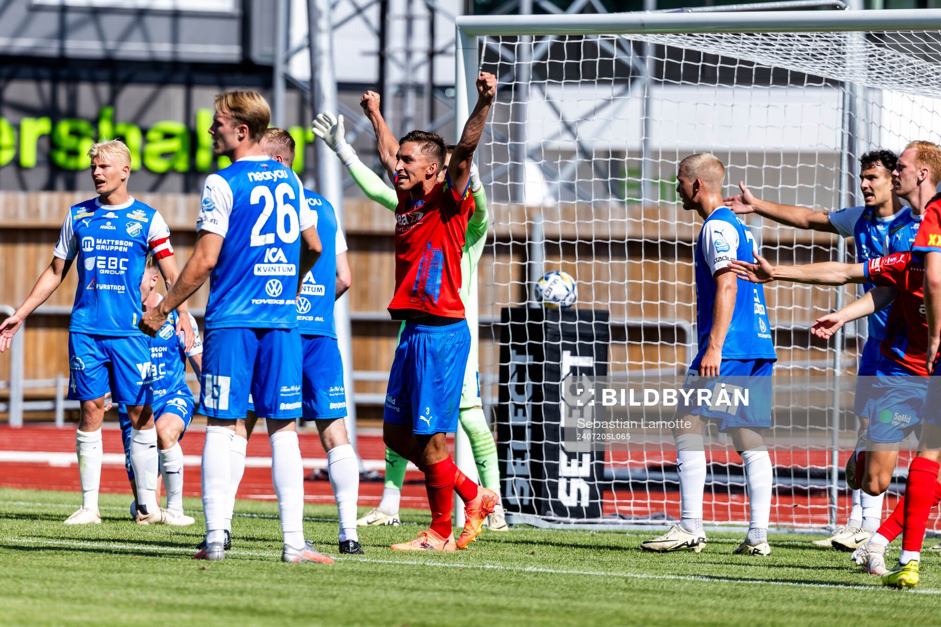 Helsingborgs Benjamin Örn (ej i bild) har gjort 0-2 och