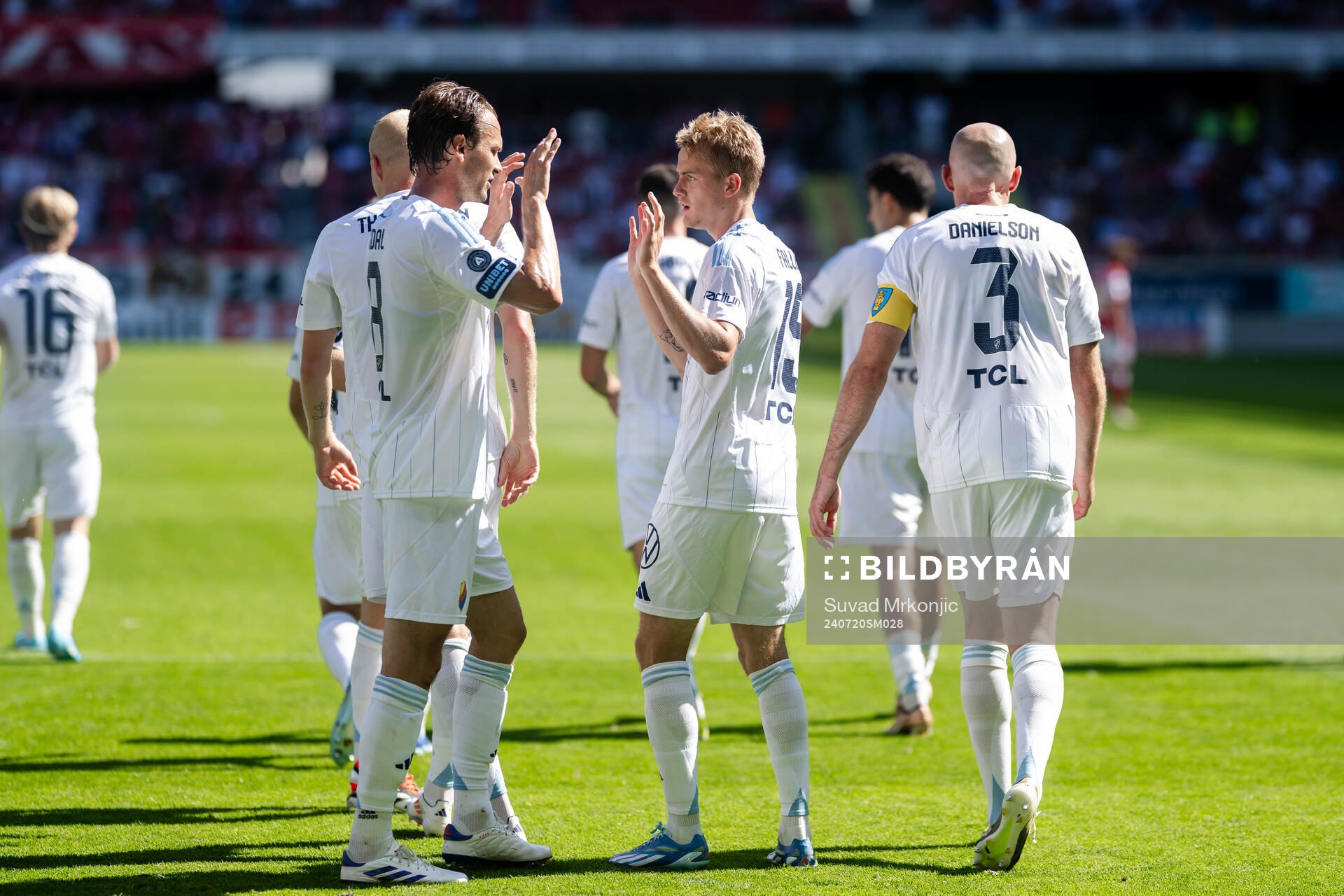 Djurgårdens Albin Ekdal och Oskar Fallenius jublar efter 0-1 under fotbollsmatchen i Allsvenskan mellan Kalmar och Djurgården den 20 juli 2024 i Kalmar.