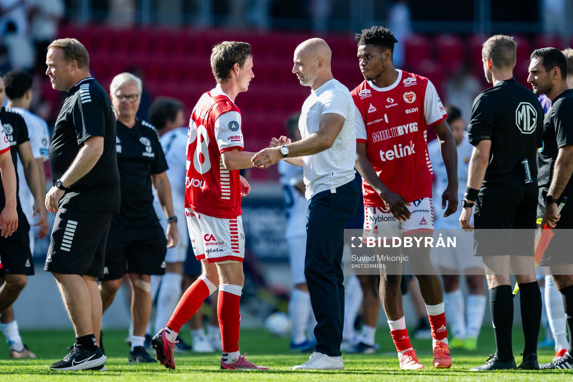 Kalmars Max Svensson och tränare Stefan Larsson jublar