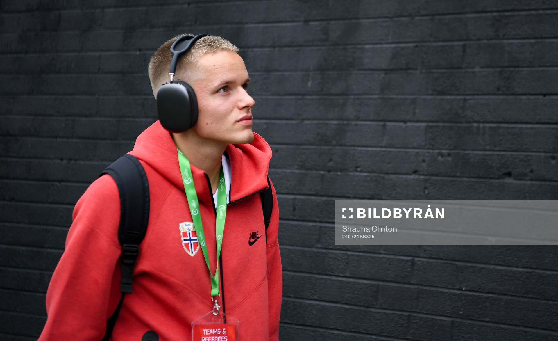 Benjamin Faraas of Norway arrives