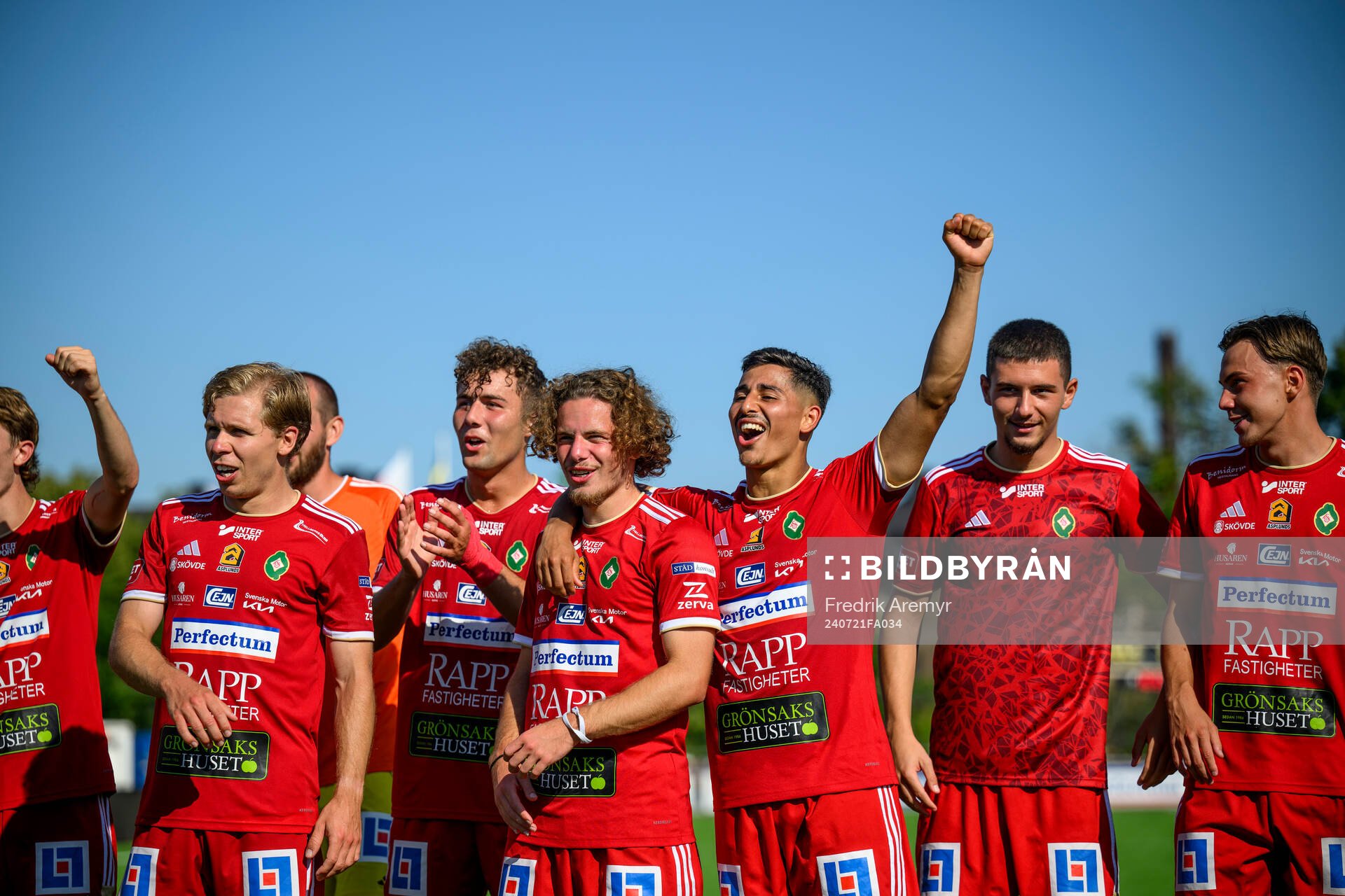 Skövde AIKs spelare jublar
