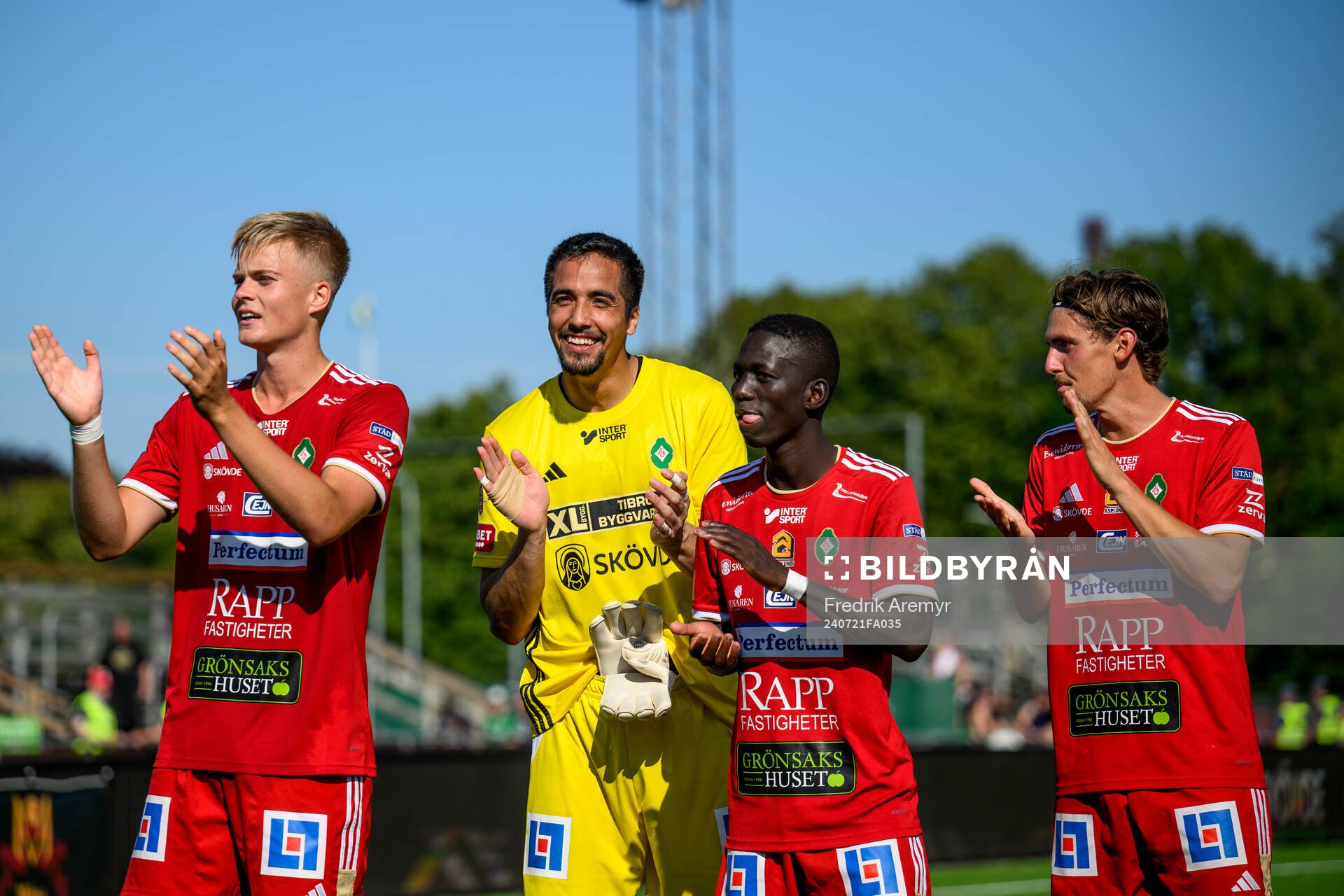 Skövde AIKs spelare jublar