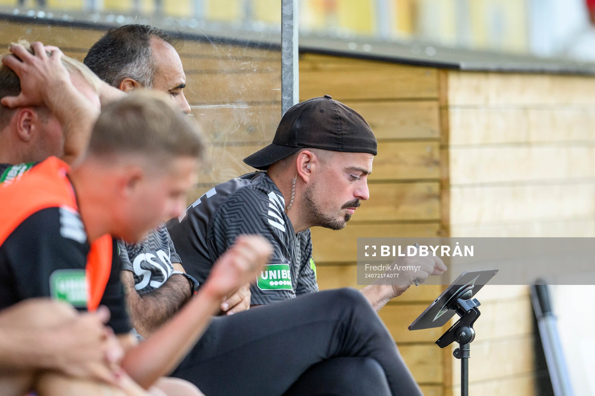 Brages Målvaktstränare John Åberg under fotbollsmatchen i Superettan mellan Skövde AIK och Brage den 21 juli 2024 i Skövde. 