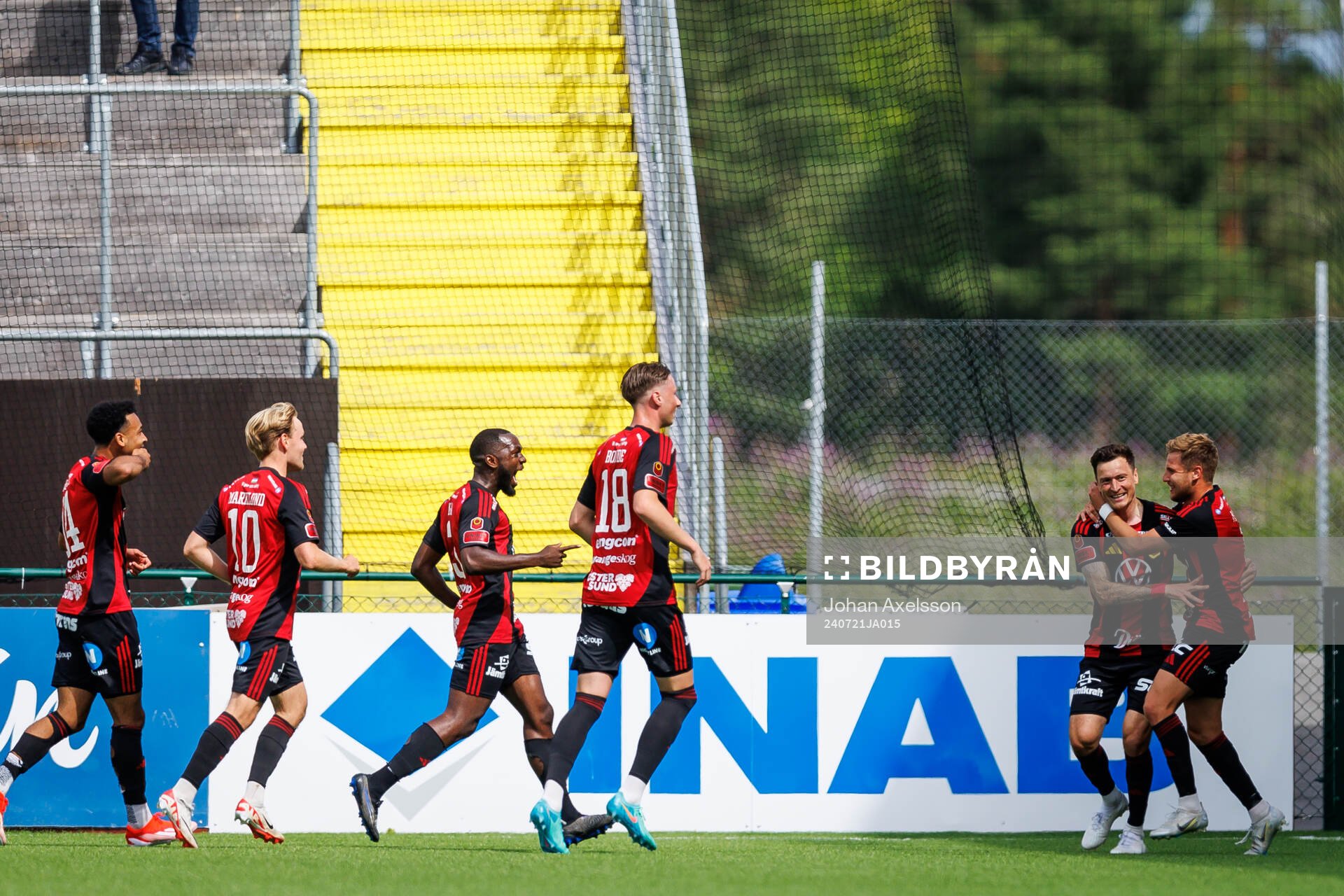 Östersunds Jamie Ryan Hopcutt jublar