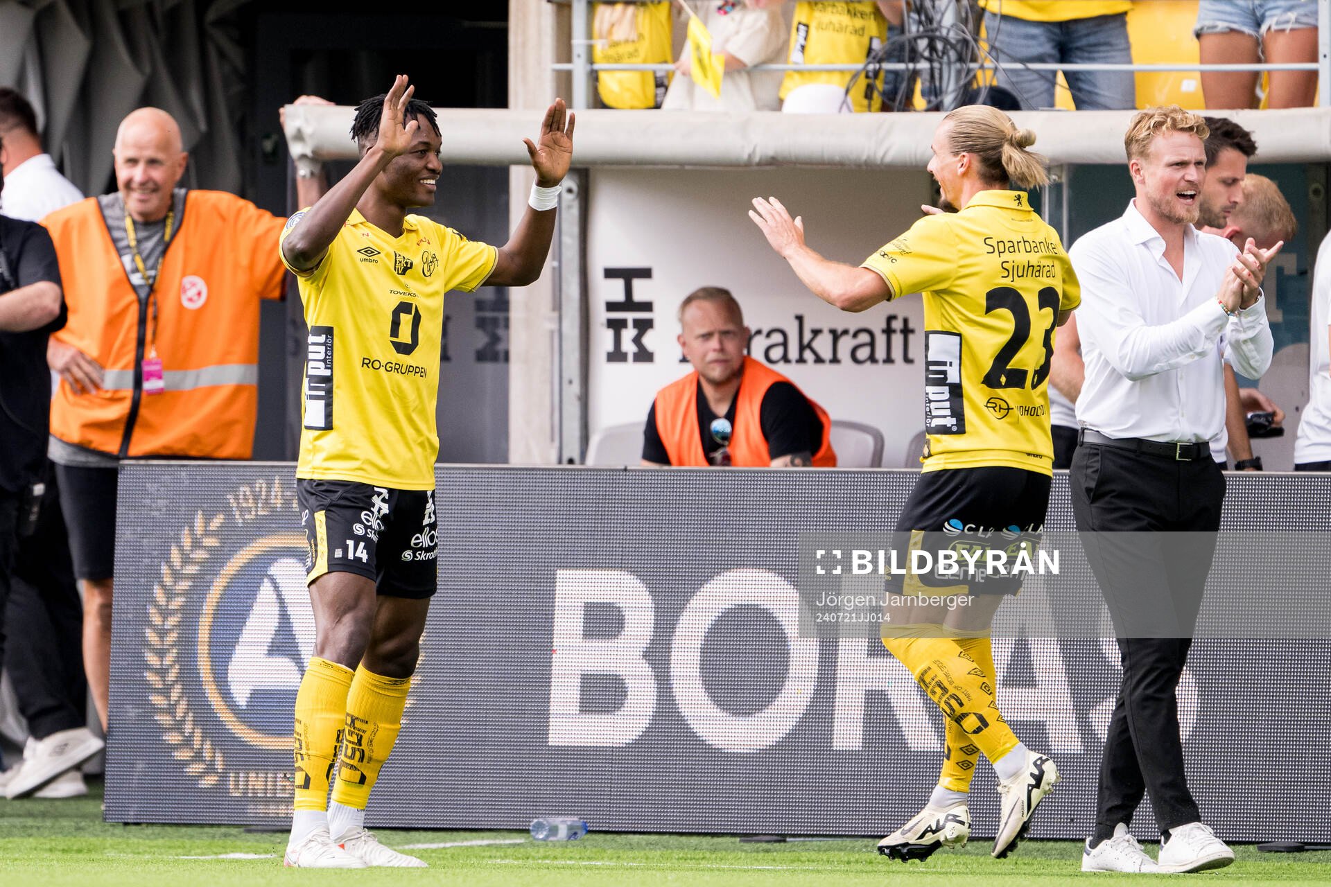 Elfsborgs Jalal Abdullai och Niklas Hult jublar
