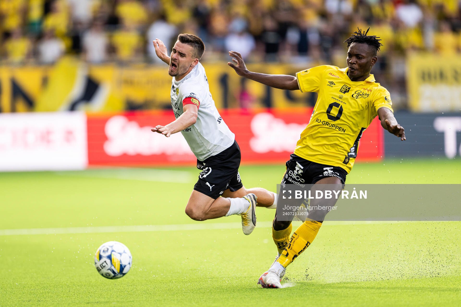 Mjällbys Jesper Gustavsson och Elfsborgs Jalal Abdullai