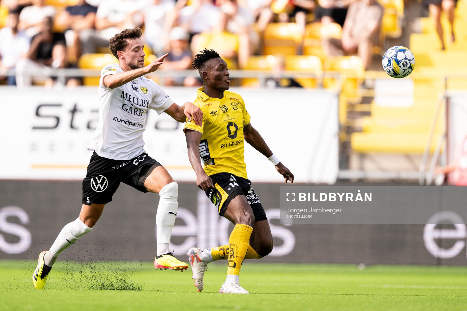 Mjällbys Colin Rösler och Elfsborgs Jalal Abdullai