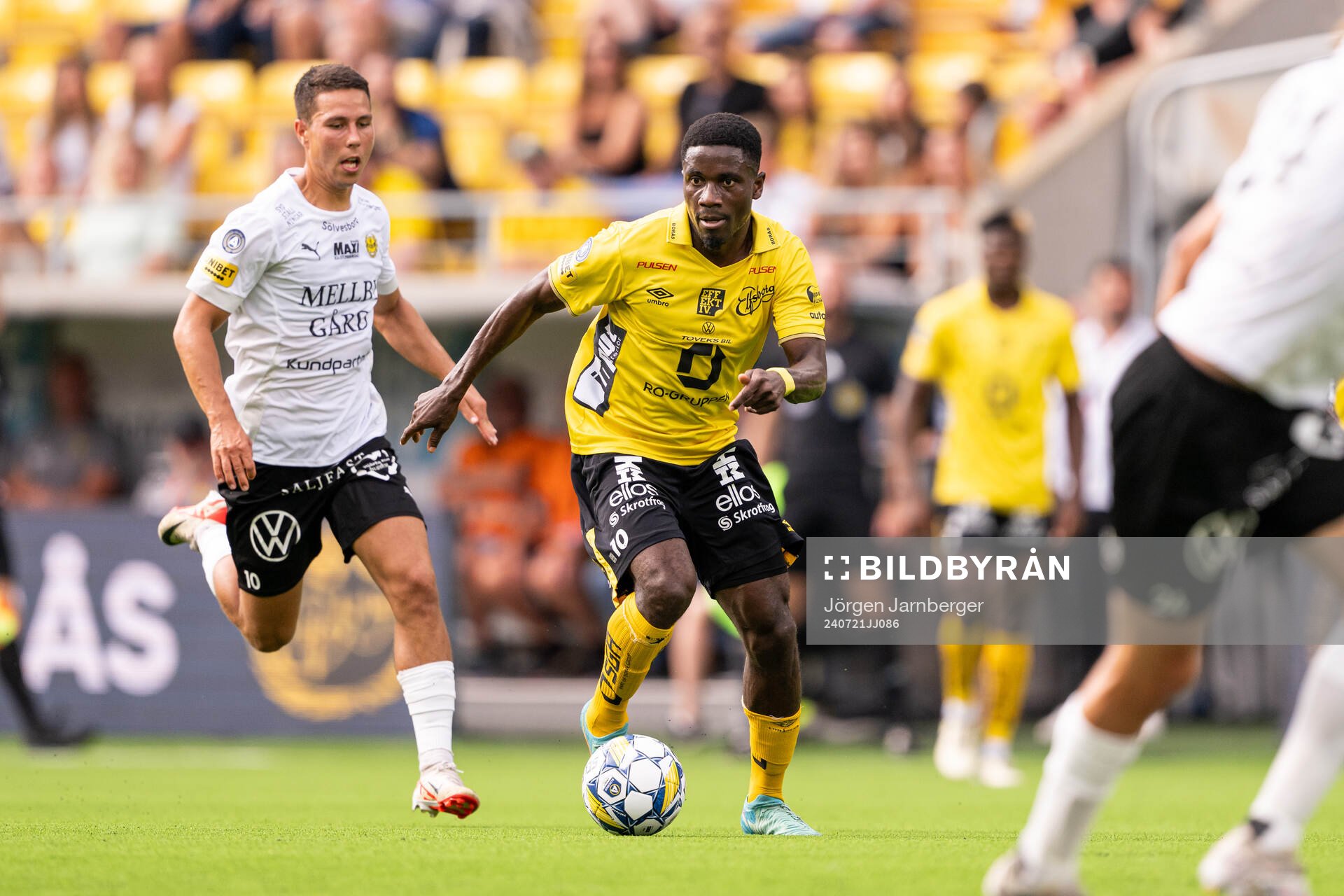 Mjällbys Nicklas Røjkjær och Elfsborgs Michael Baidoo