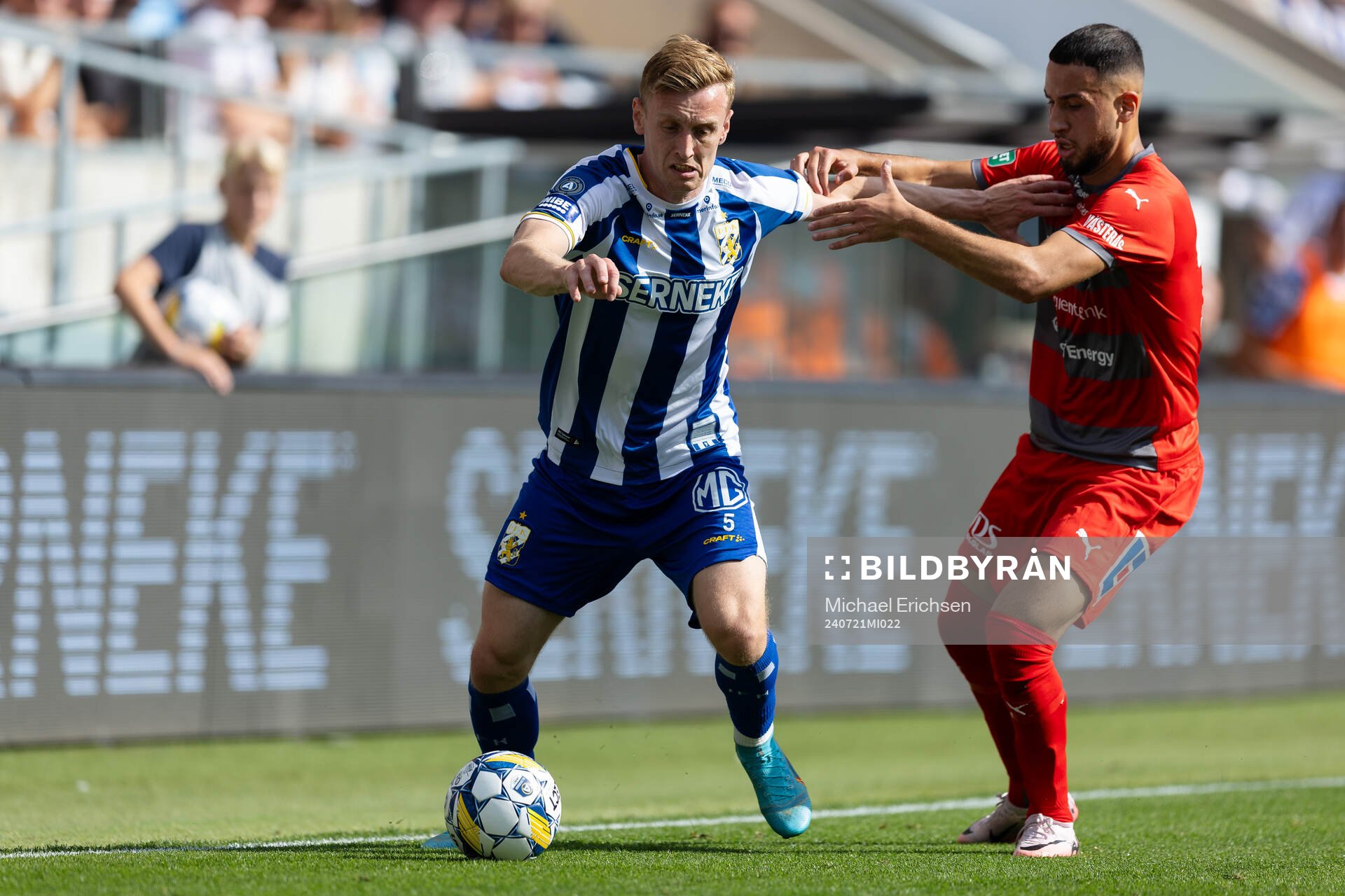 IFK Göteborgs Sebastian Ohlsson och Västerås Abdelrahman
