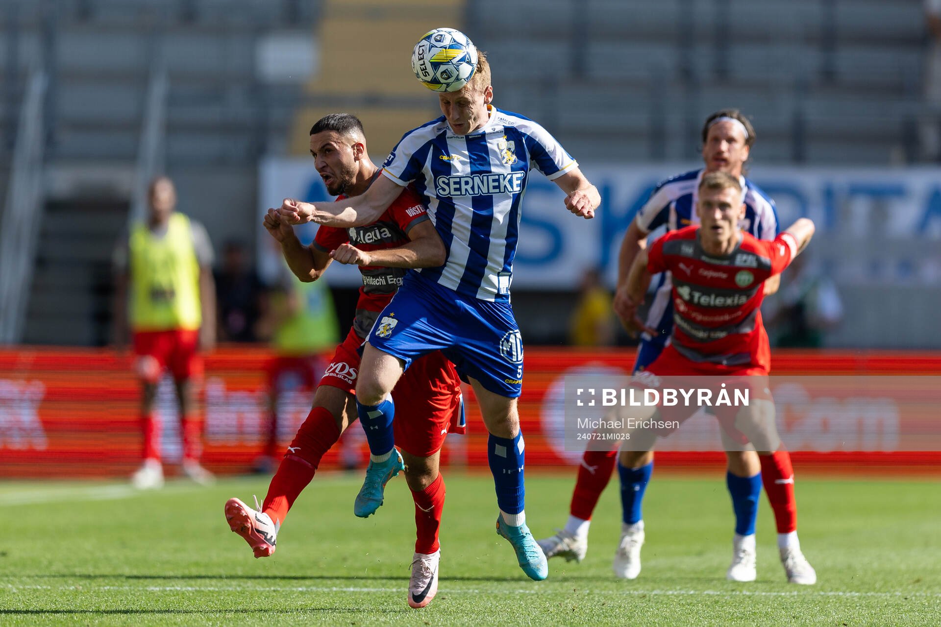 IFK Göteborgs Sebastian Ohlsson och Västerås Abdelrahman