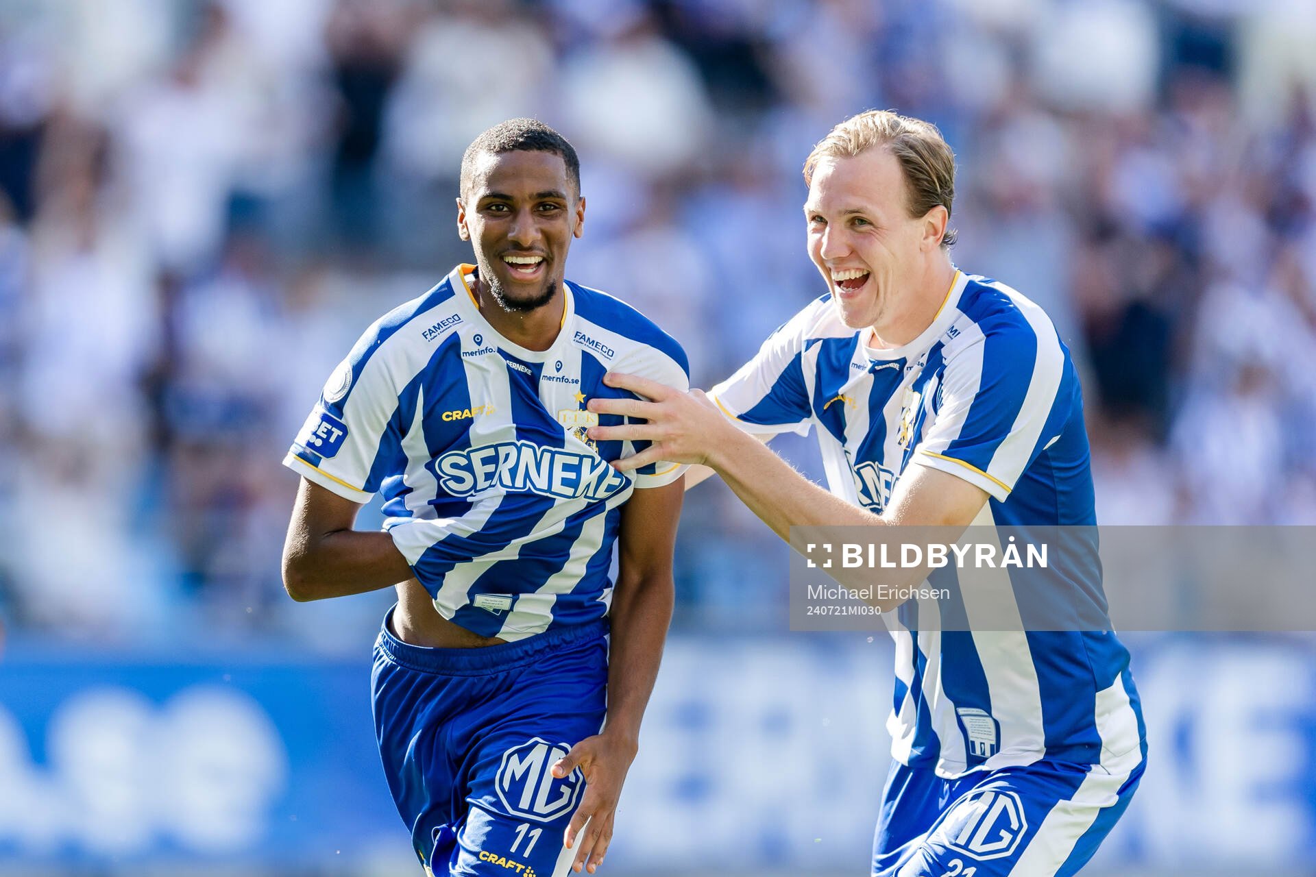 IFK Göteborgs Paulos Abraham jublar med Adam Carlén