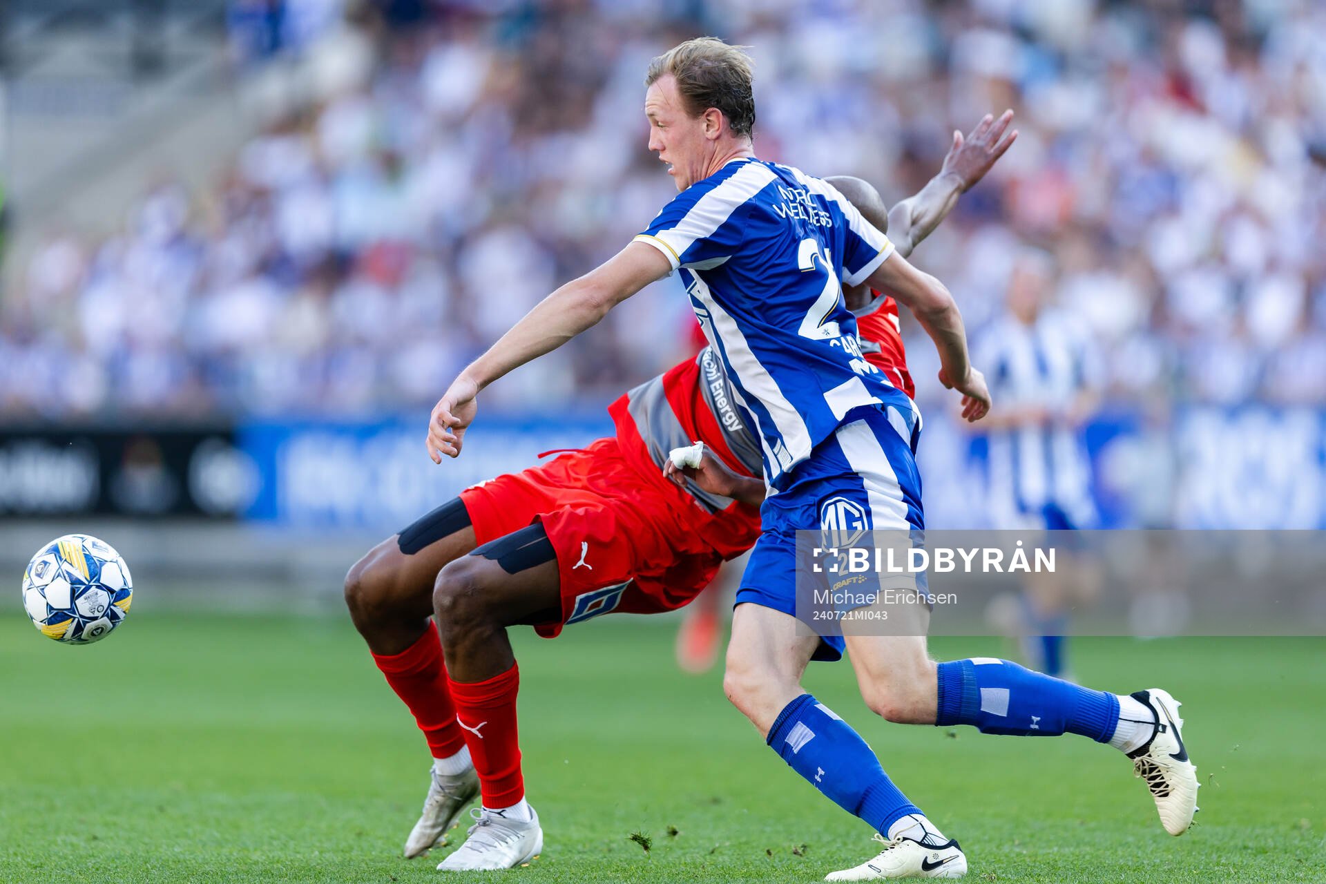IFK Göteborgs Adam Carlén och Västerås Jabir Abdihakim