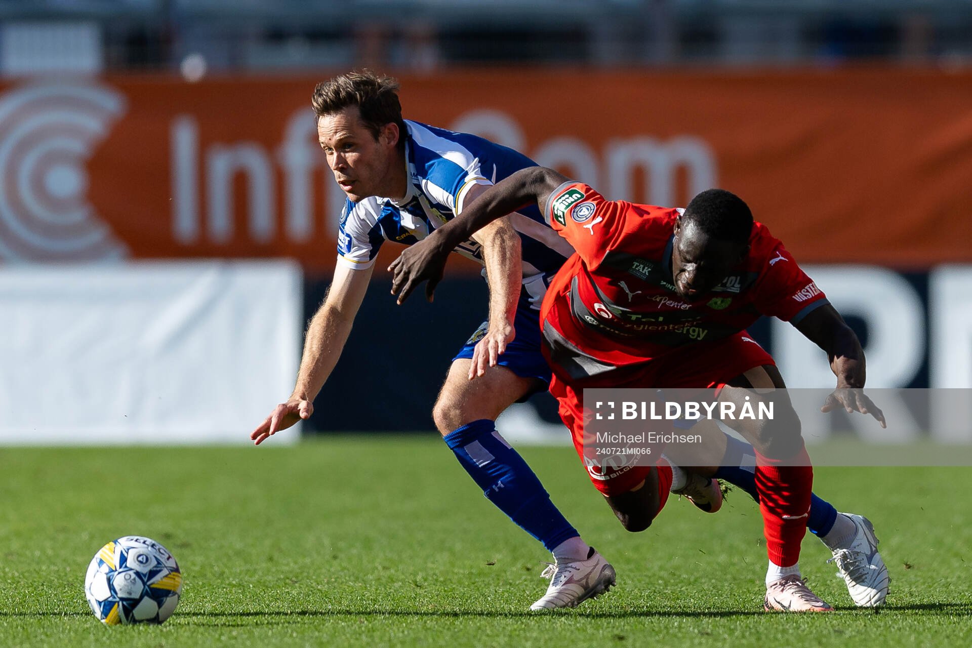 IFK Göteborgs Emil Salomonsson och Västerås Ibrahim