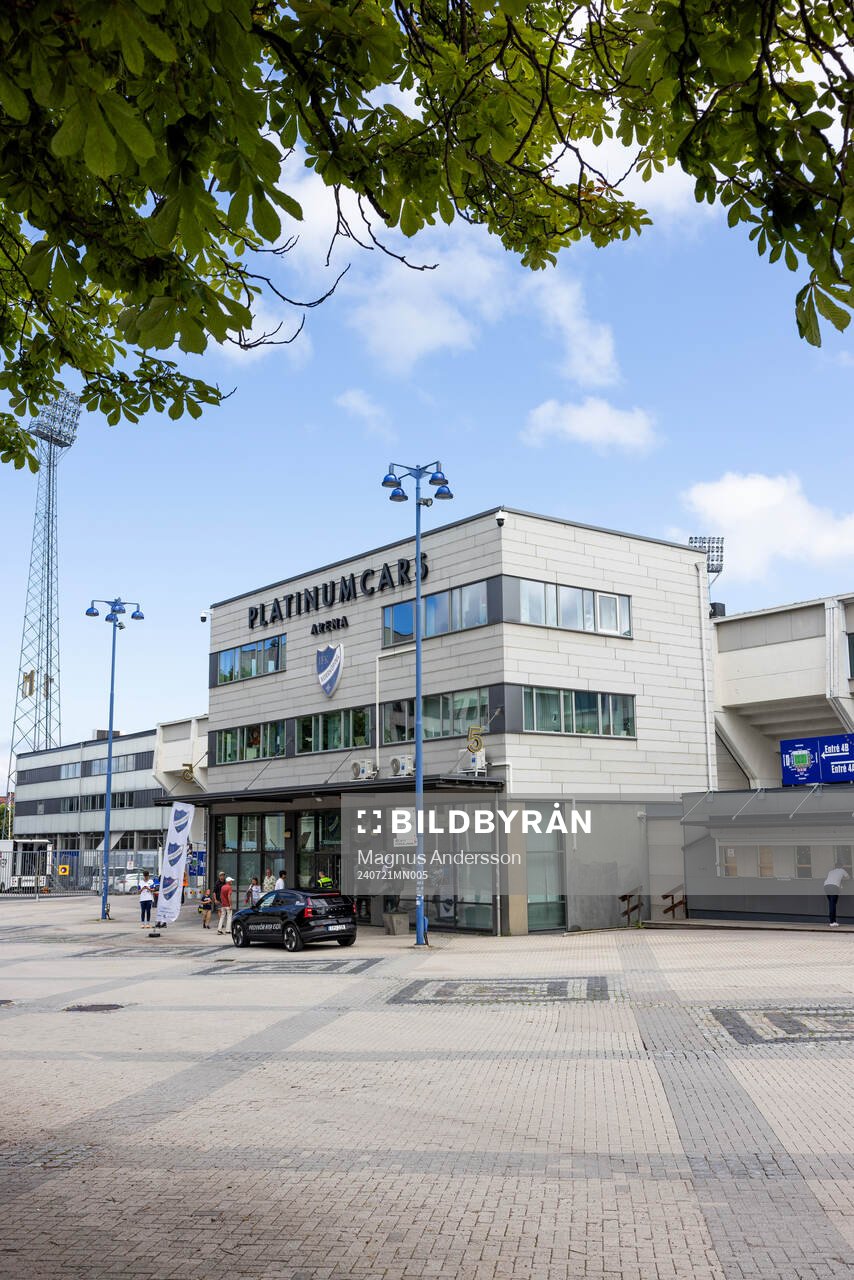 Exteriör bild av Platinum Cars Arena