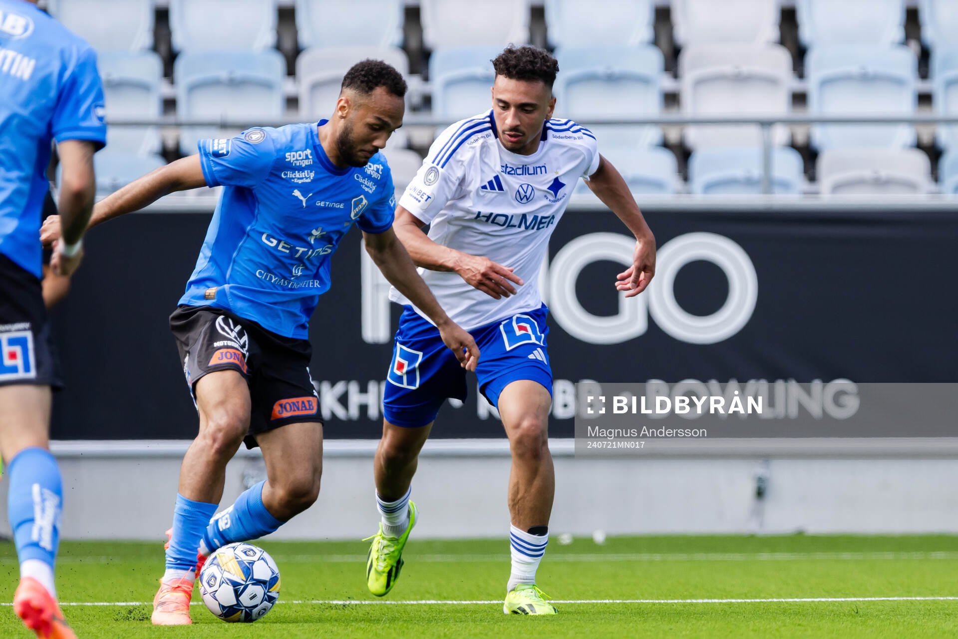 Halmstads Vinicius Nogueira De Oliveira och IFK