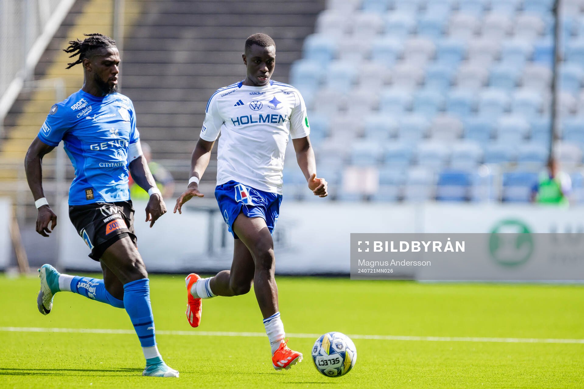 Halmstads Joseph Baffoe och IFK Norrköpings Yahya Kalley