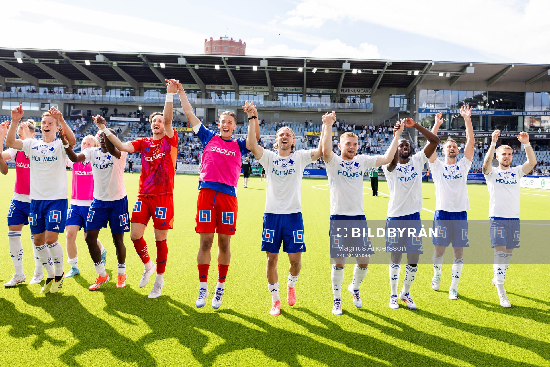 IFK Norrköpings spelare jublar