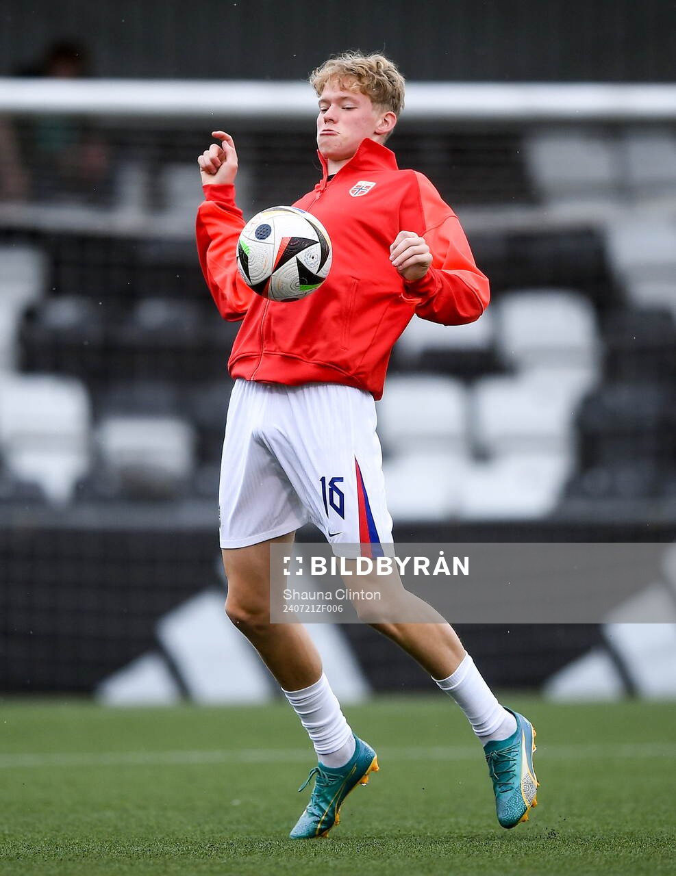 Vetle Auklend of Norway warms-up