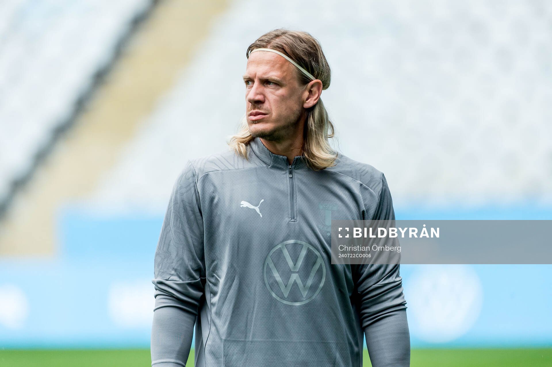Goalkeeper Johan Dahlin of Malmö FF