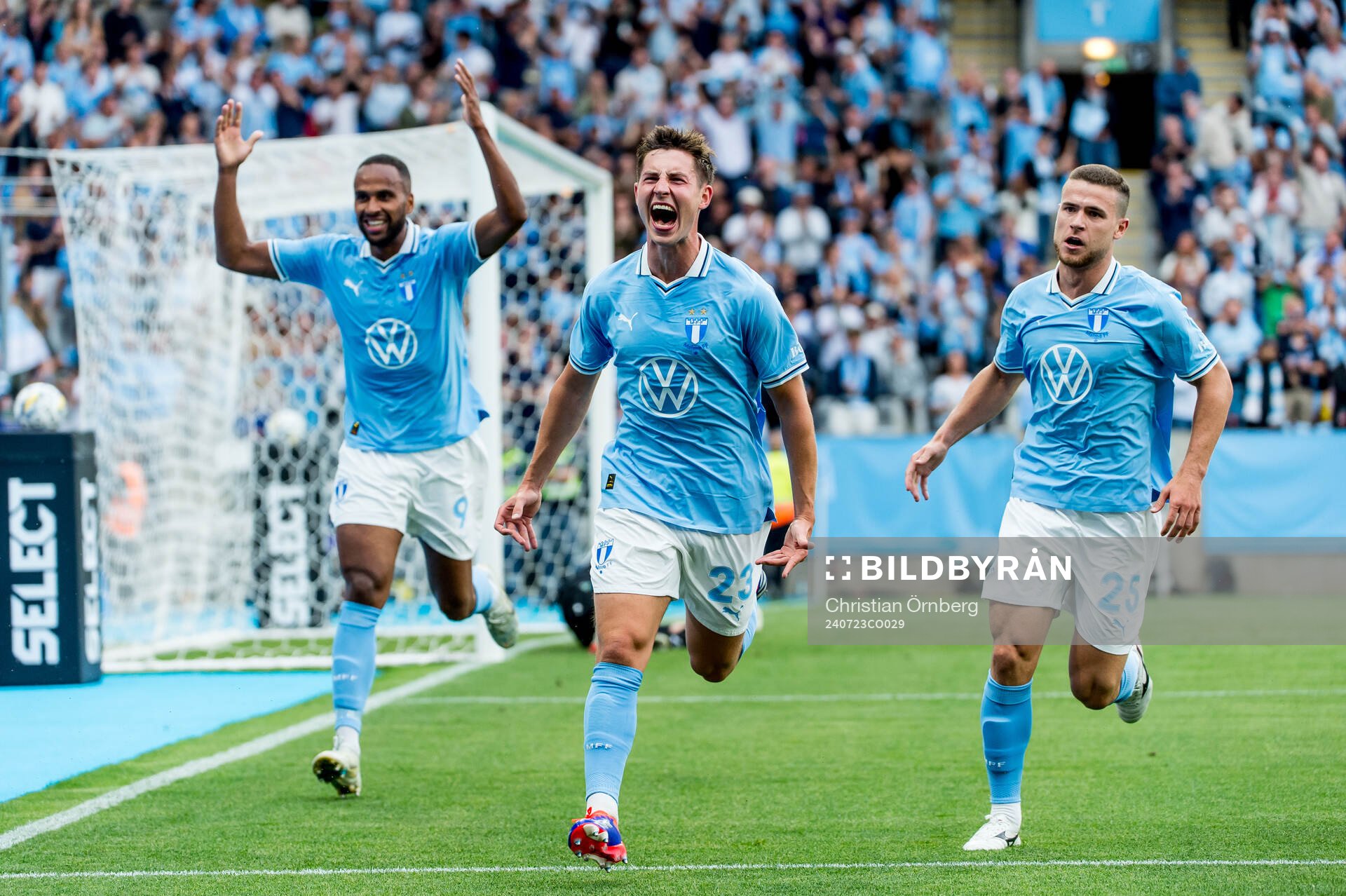 Lasse Berg Johnsen, Isaac Kiese Thelin and Gabriel