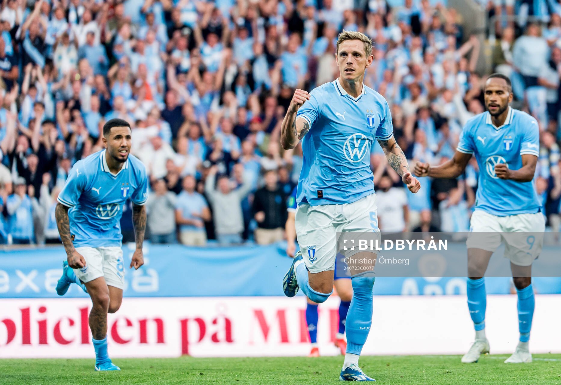 Søren Rieks of Malmö FF celebrates the 4-1 goal