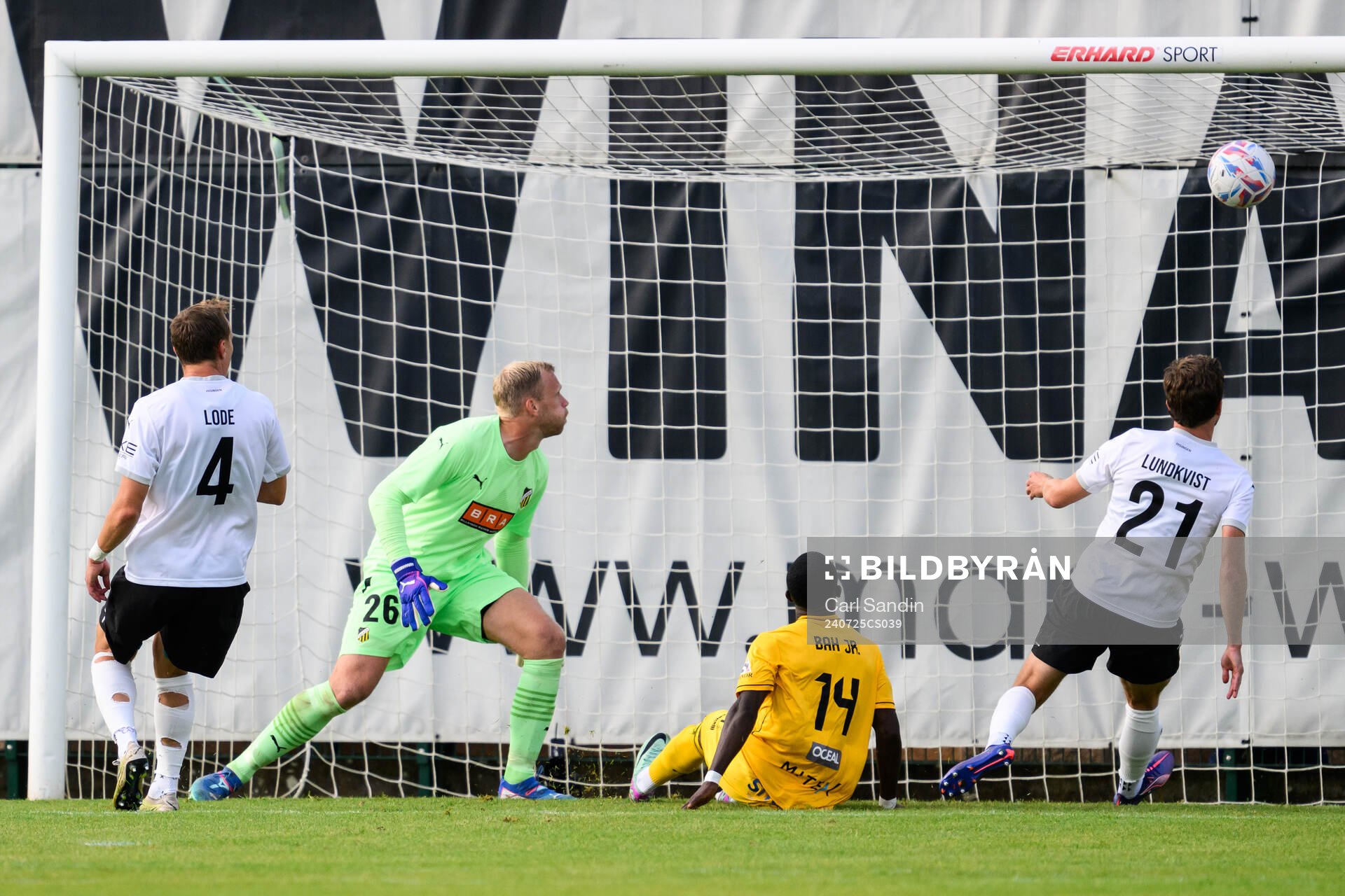 Peter Abrahamsson of Häcken and Ibrahima Bah of Diddeleng during the UEFA Conference League football match between Diddeleng and Häcken on July 25, 2024 in Dudelange.