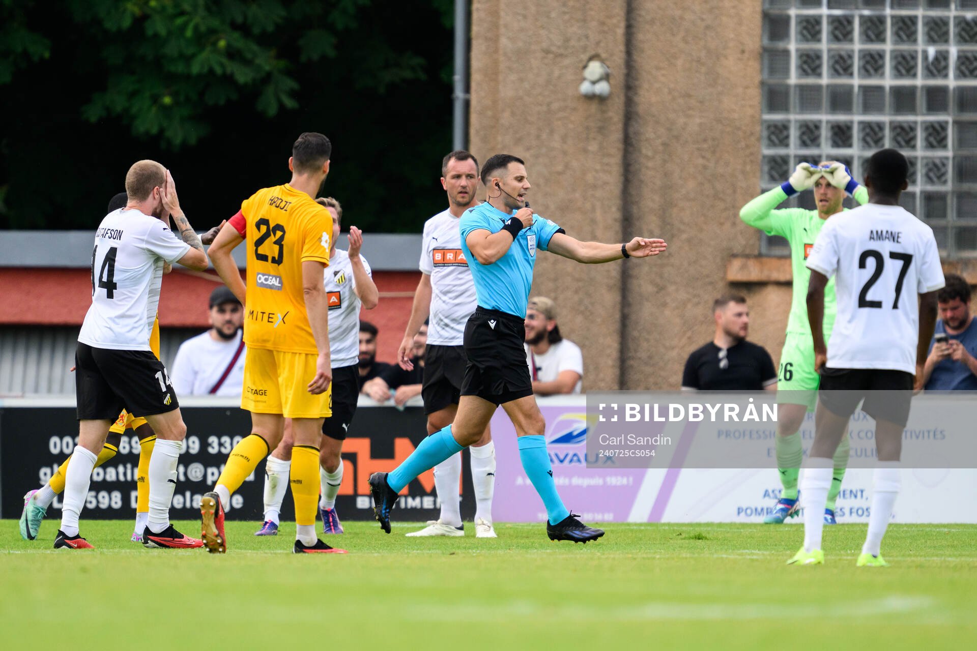 Referee Antoni Bandic