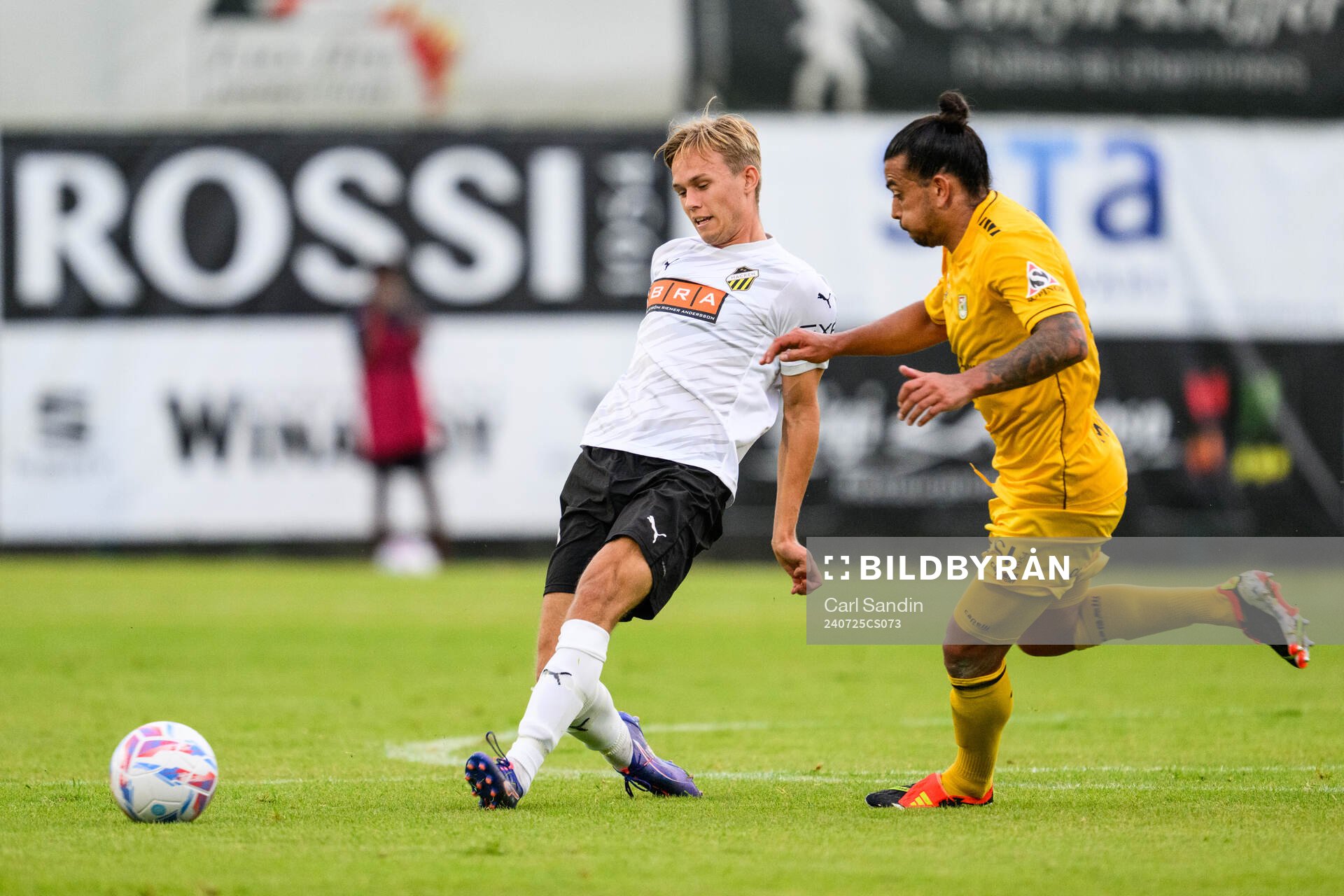 Pontus Dahbo of Häcken and Mehdi Kirch of Diddeleng