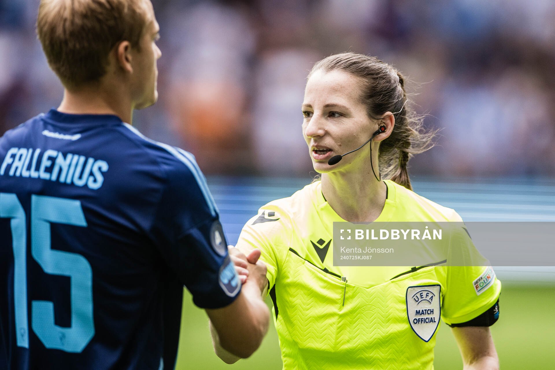 Assistant referee Susann Küng