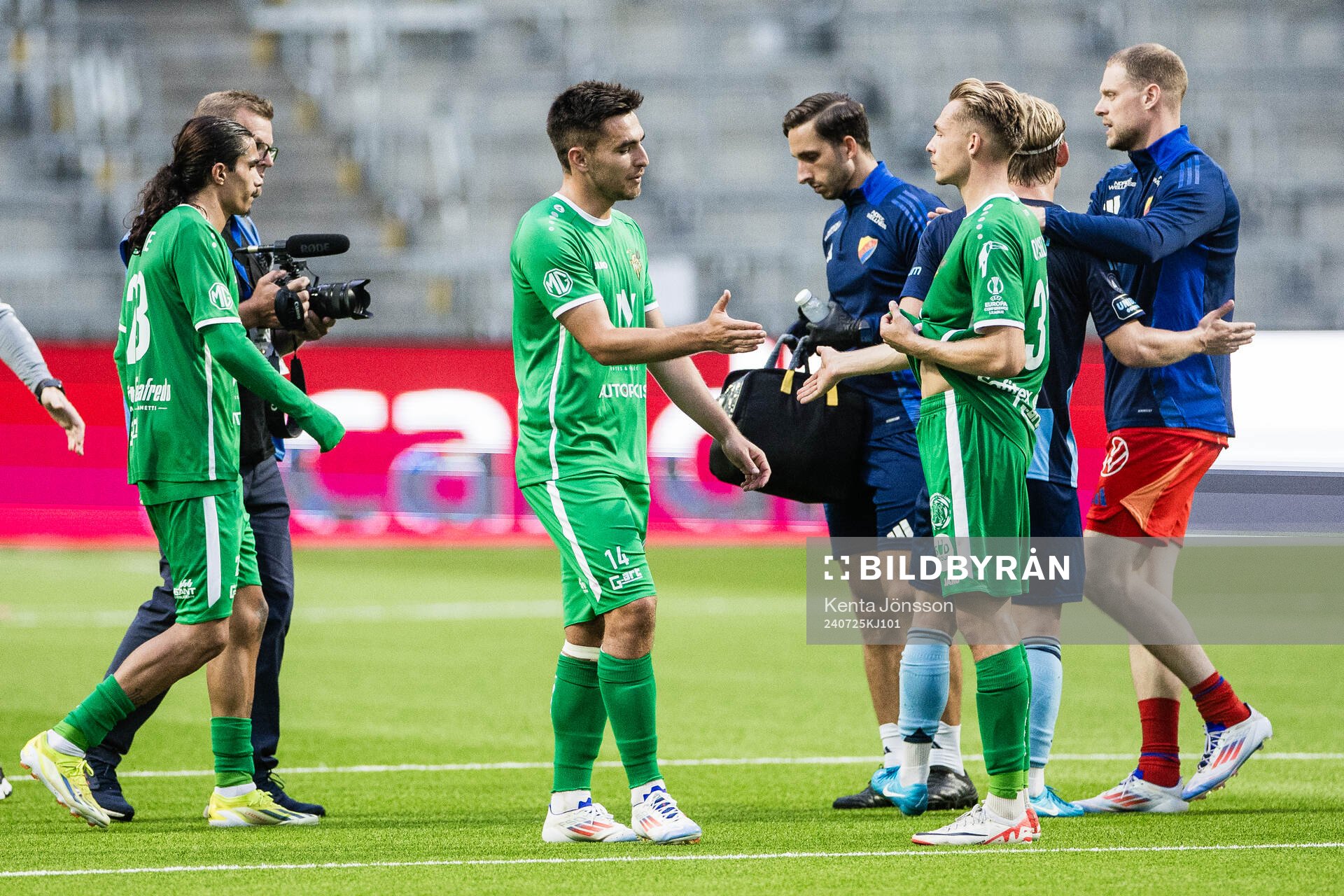 Players of Progres Niederkorn looks dejected