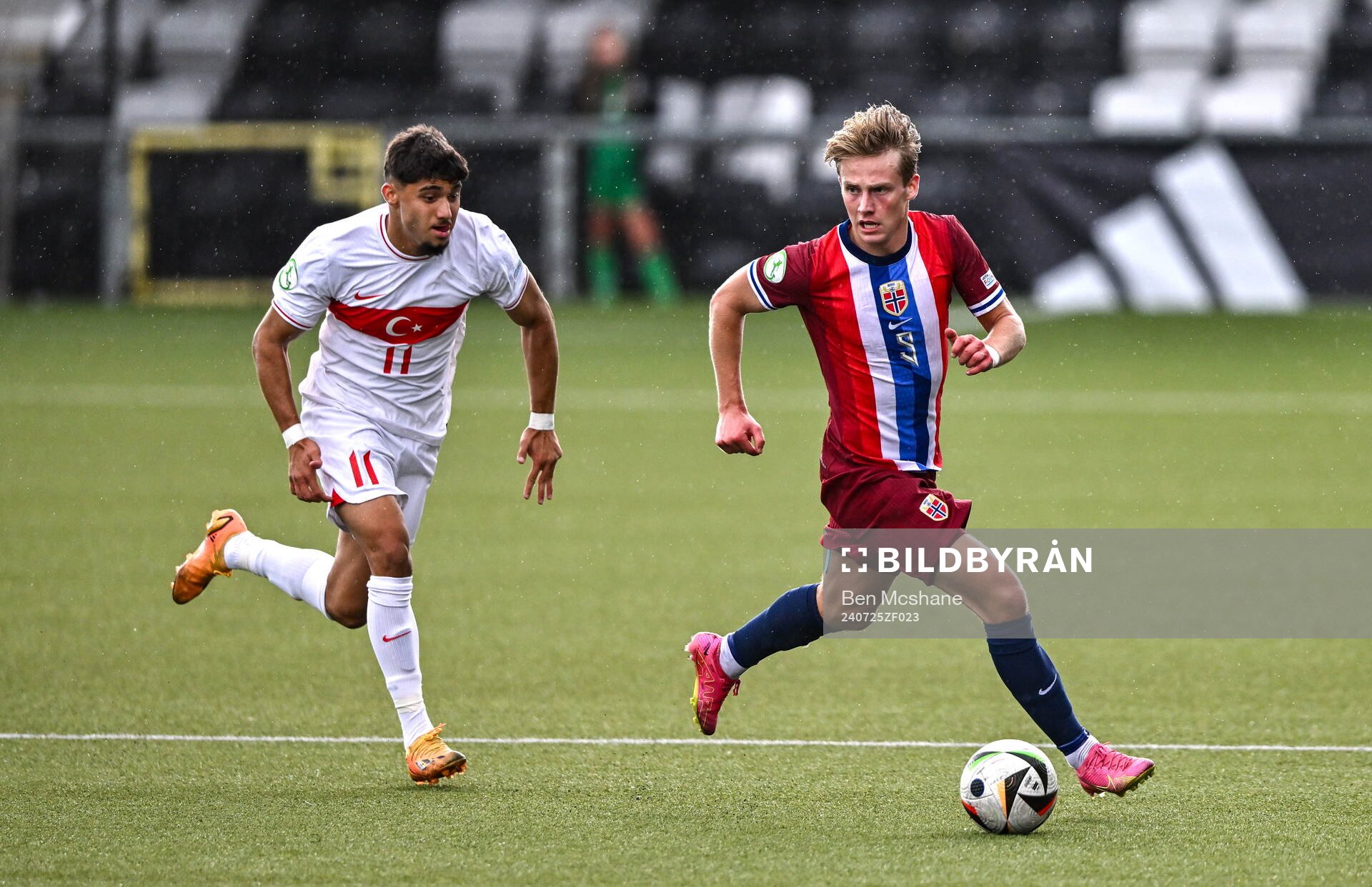 Rasmus Holten of Norway in action against Emirhan Demircan