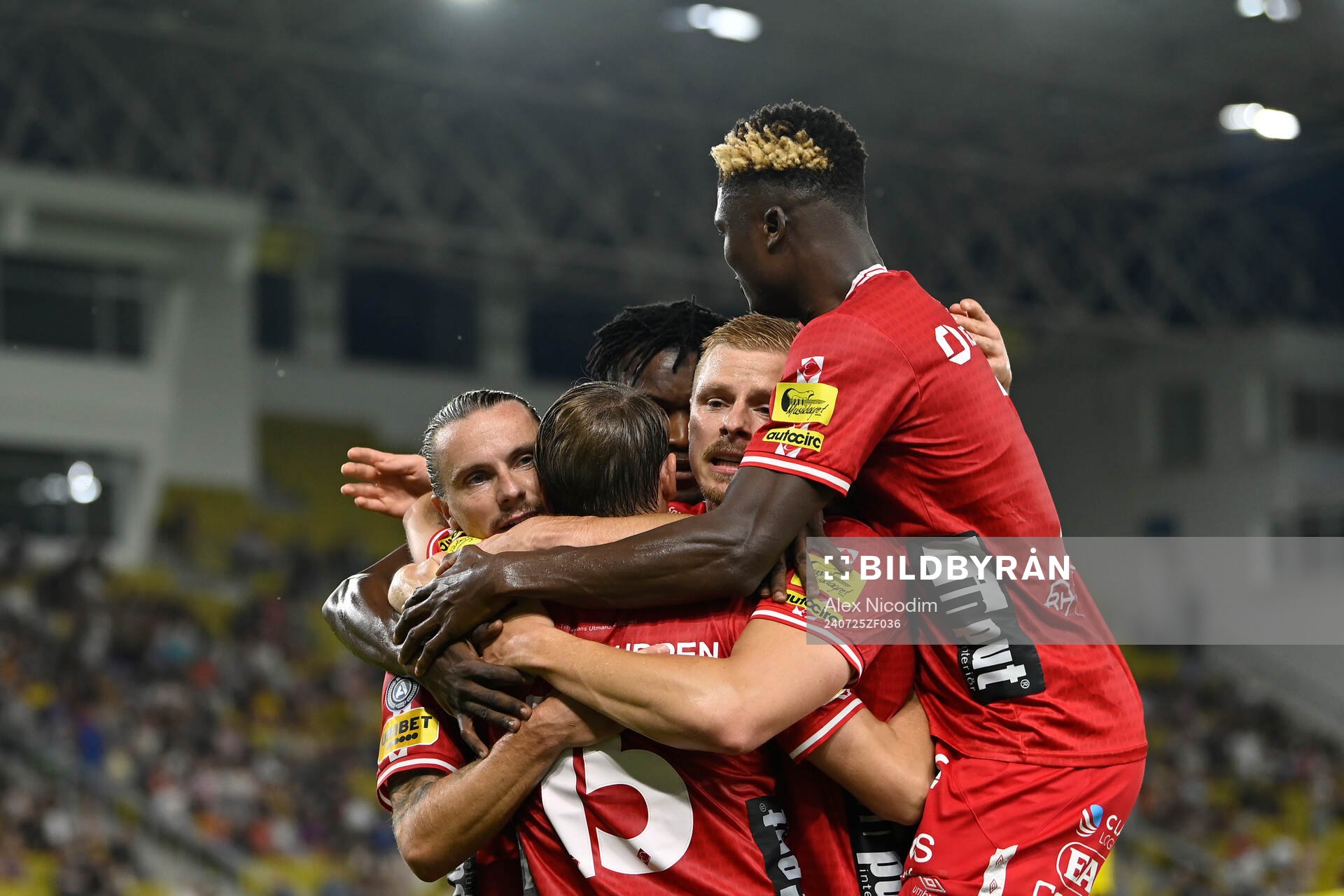 Simon Hedlund of Elfsborg celebrates with teammates