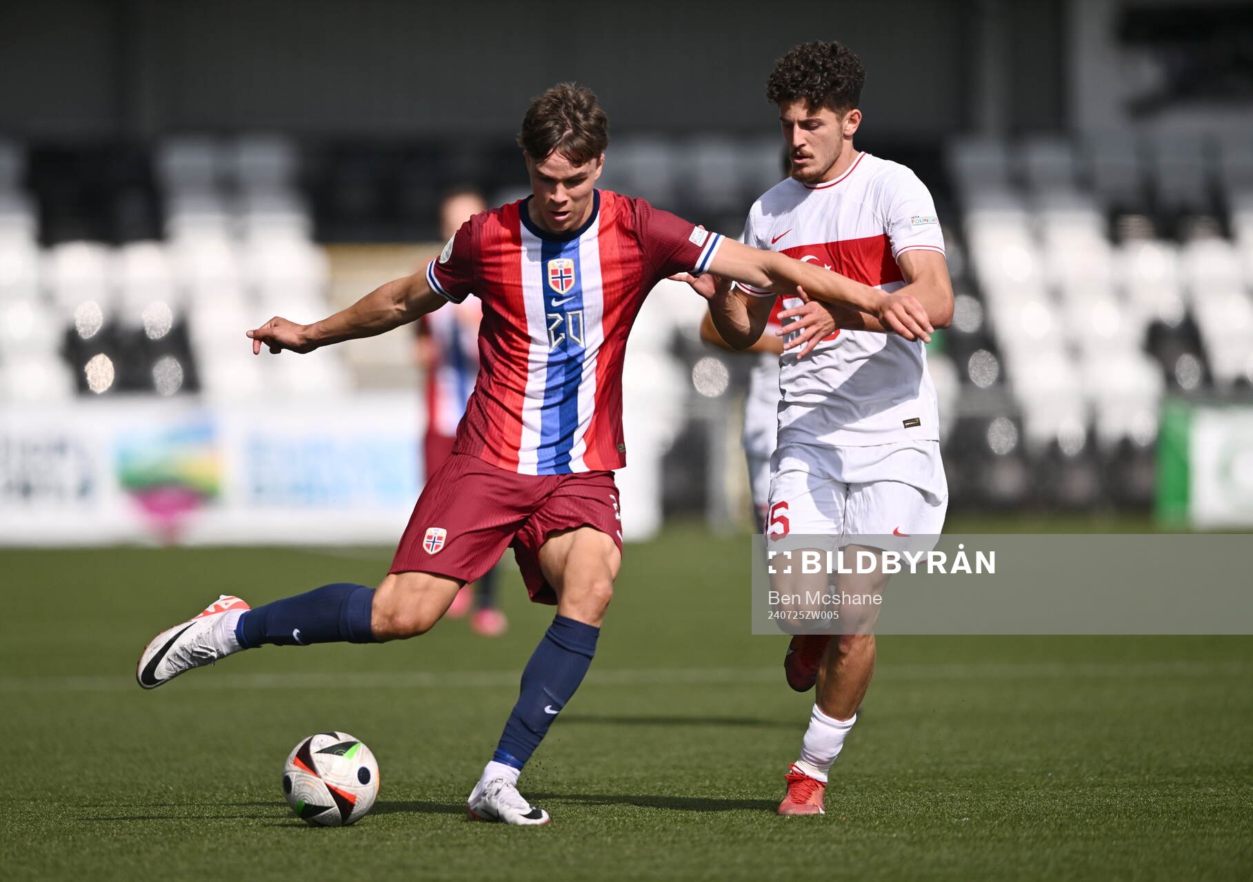 Daniel Braut of Norway in action against Emirhan Basyigit