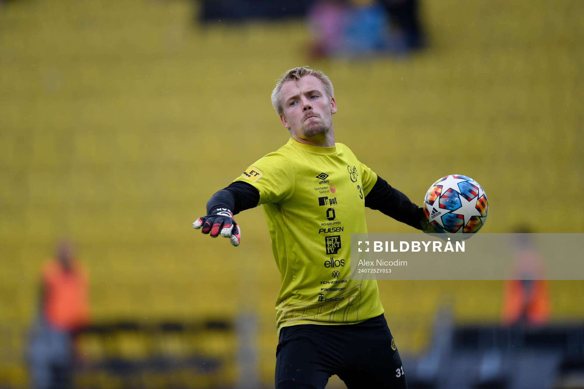 Goalkeeper Isak Pettersson of Elfsborg
