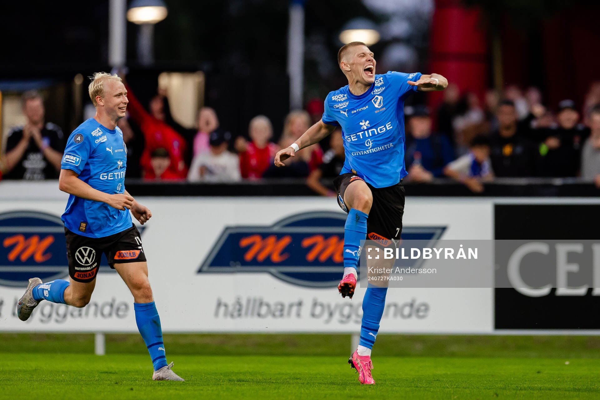 Halmstads Birnir Ingason jublar